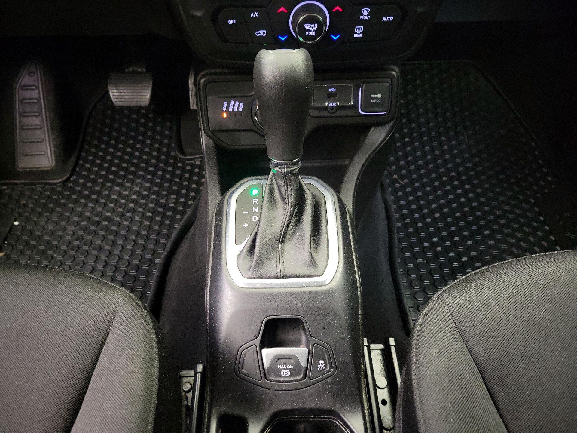 Thumbnail: 2021 Jeep Renegade - 17