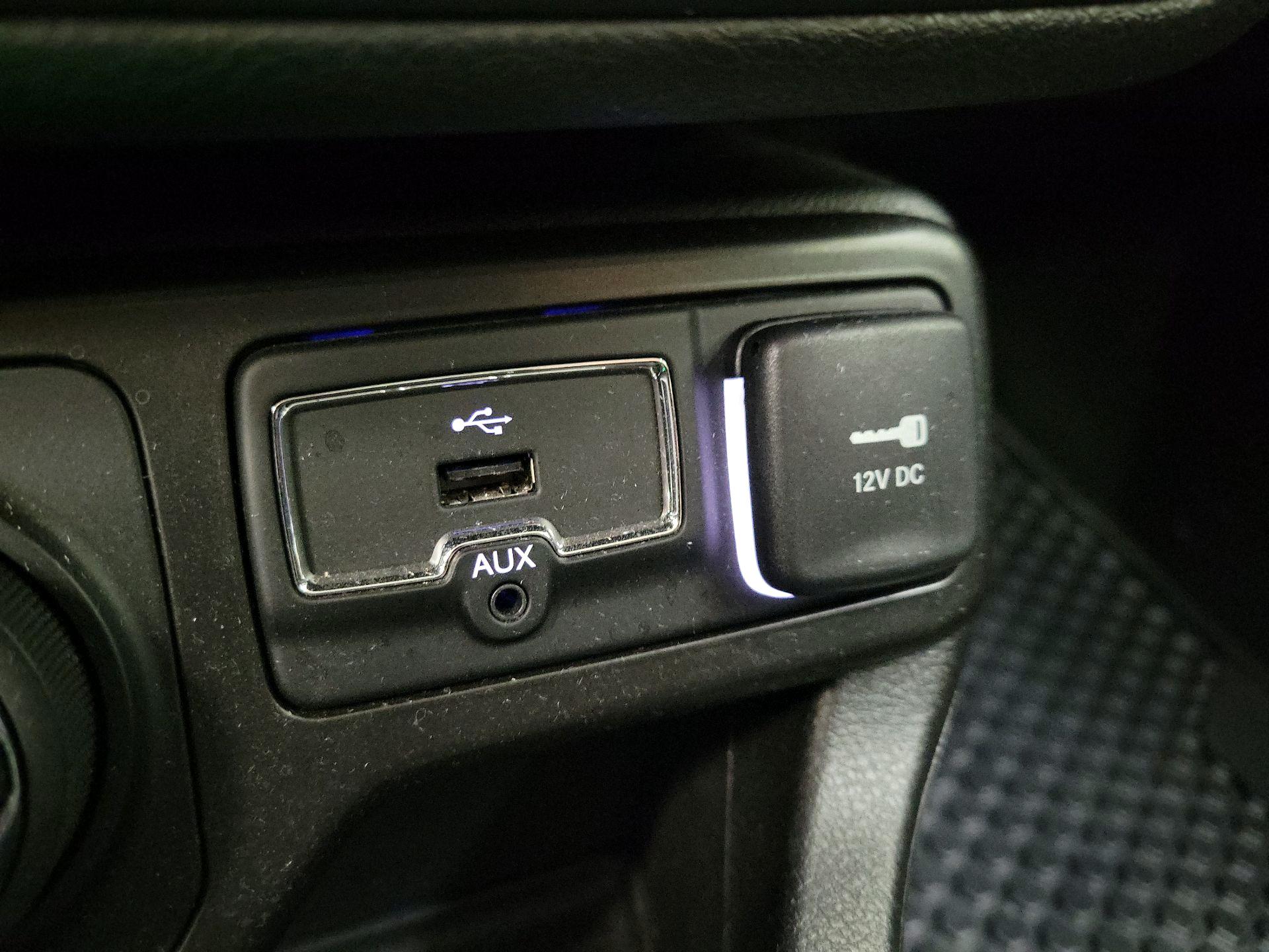 Thumbnail: 2021 Jeep Renegade - 18