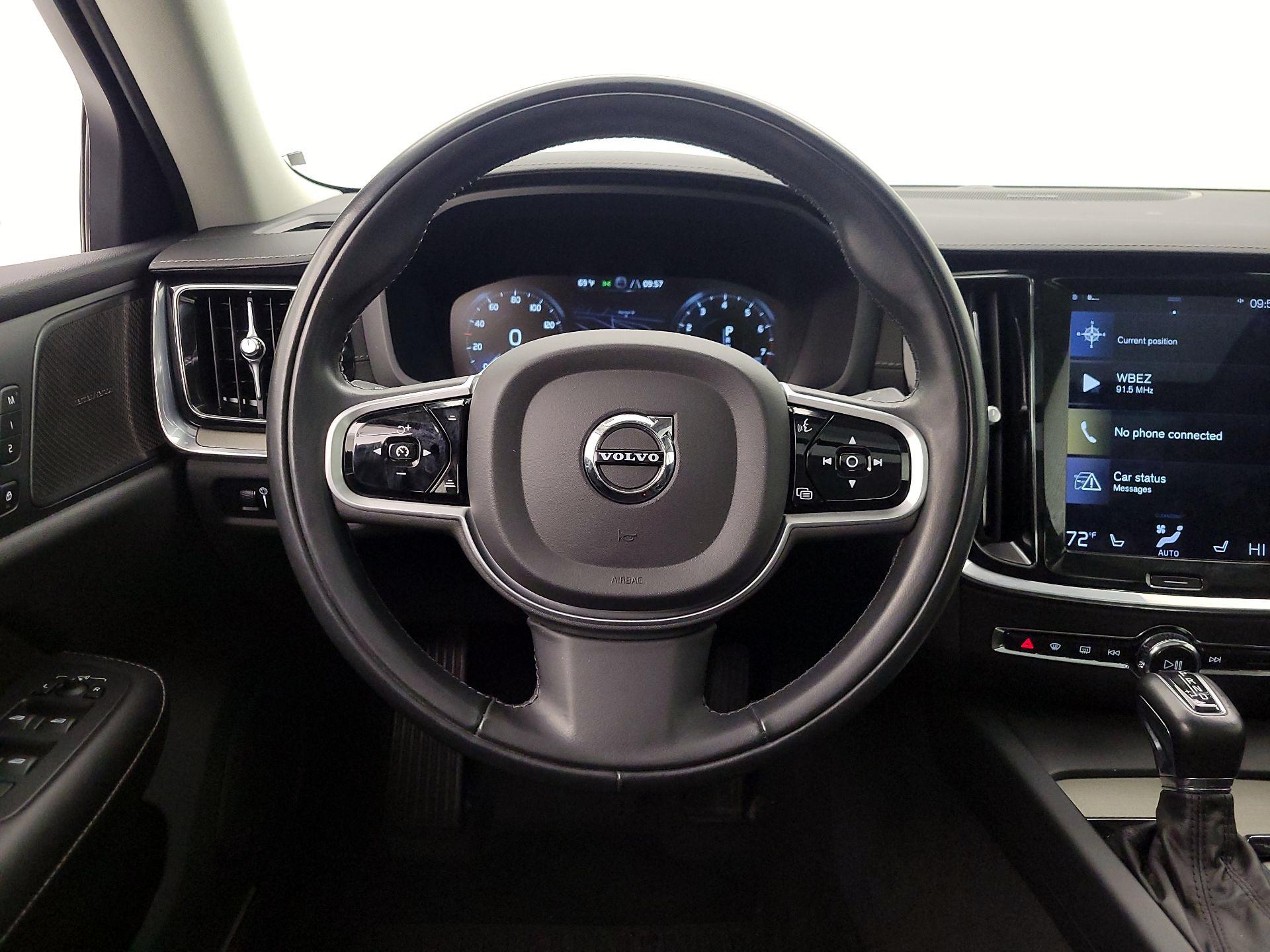 Thumbnail: 2020 Volvo S60 - 10