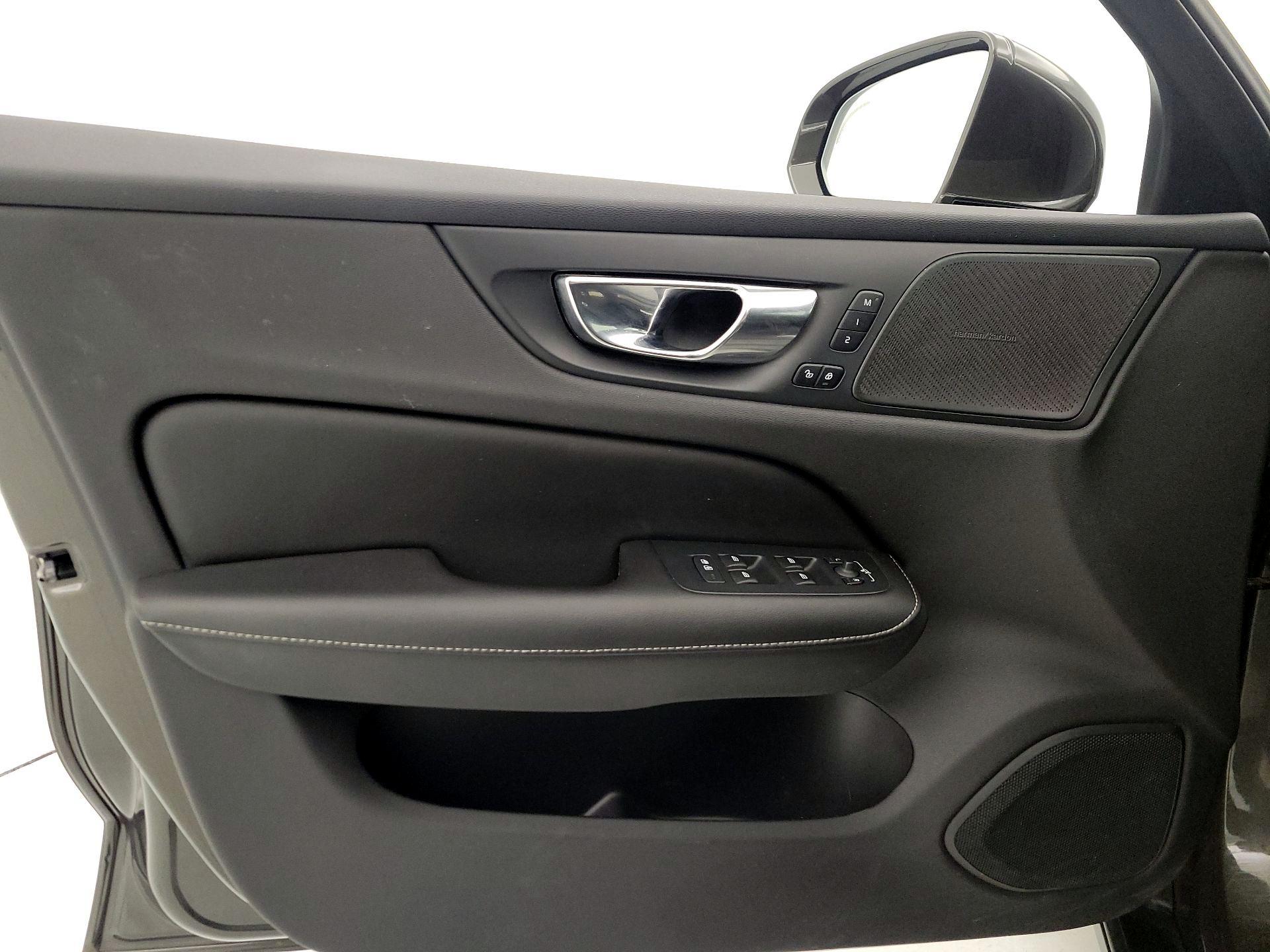 Thumbnail: 2020 Volvo S60 - 12