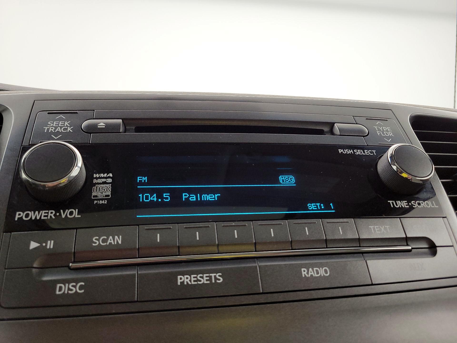 Thumbnail: 2014 Toyota Sienna - 15