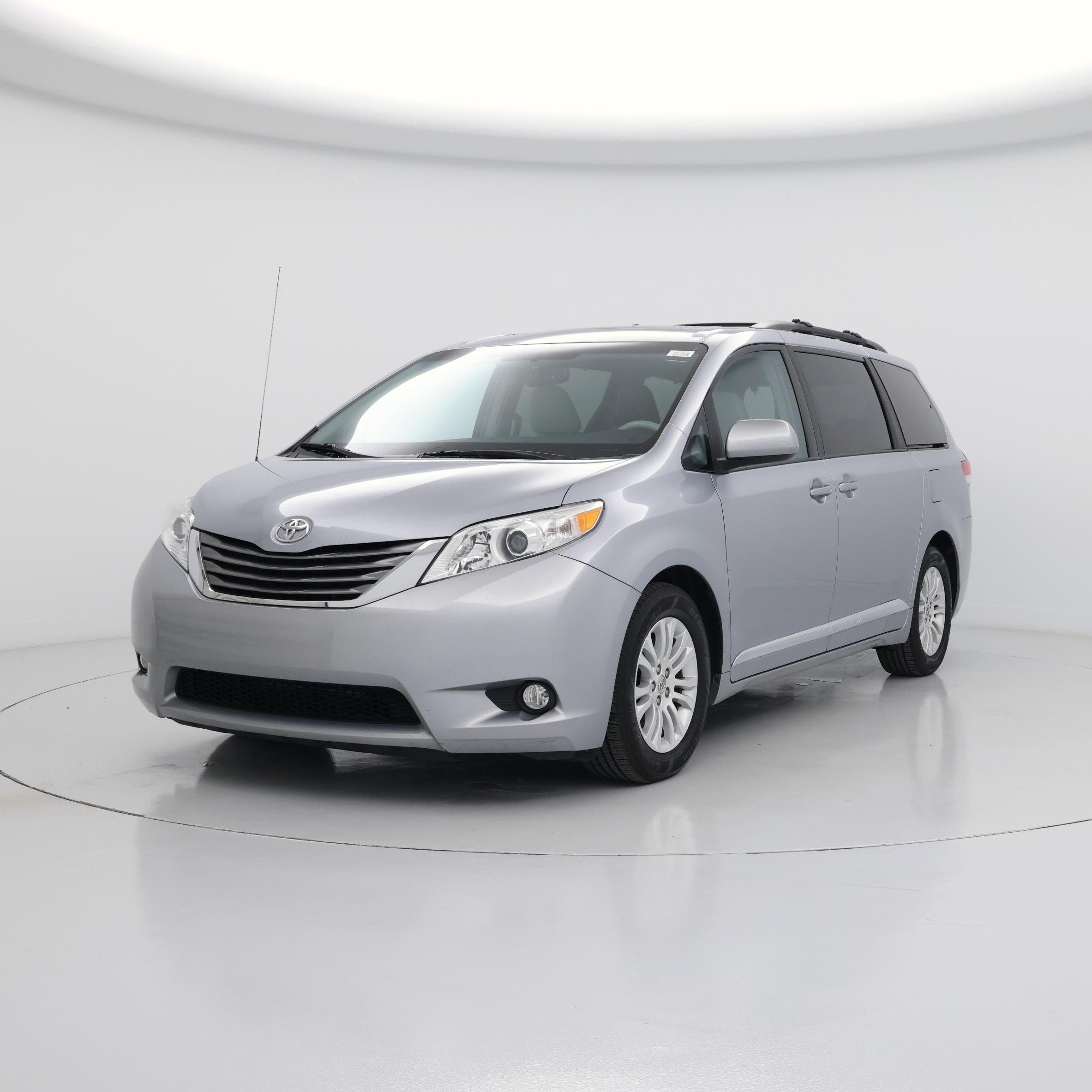 Thumbnail: 2014 Toyota Sienna - 4