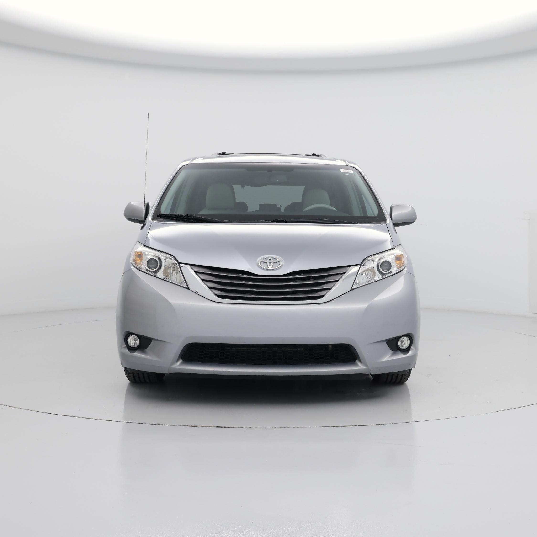 Thumbnail: 2014 Toyota Sienna - 5