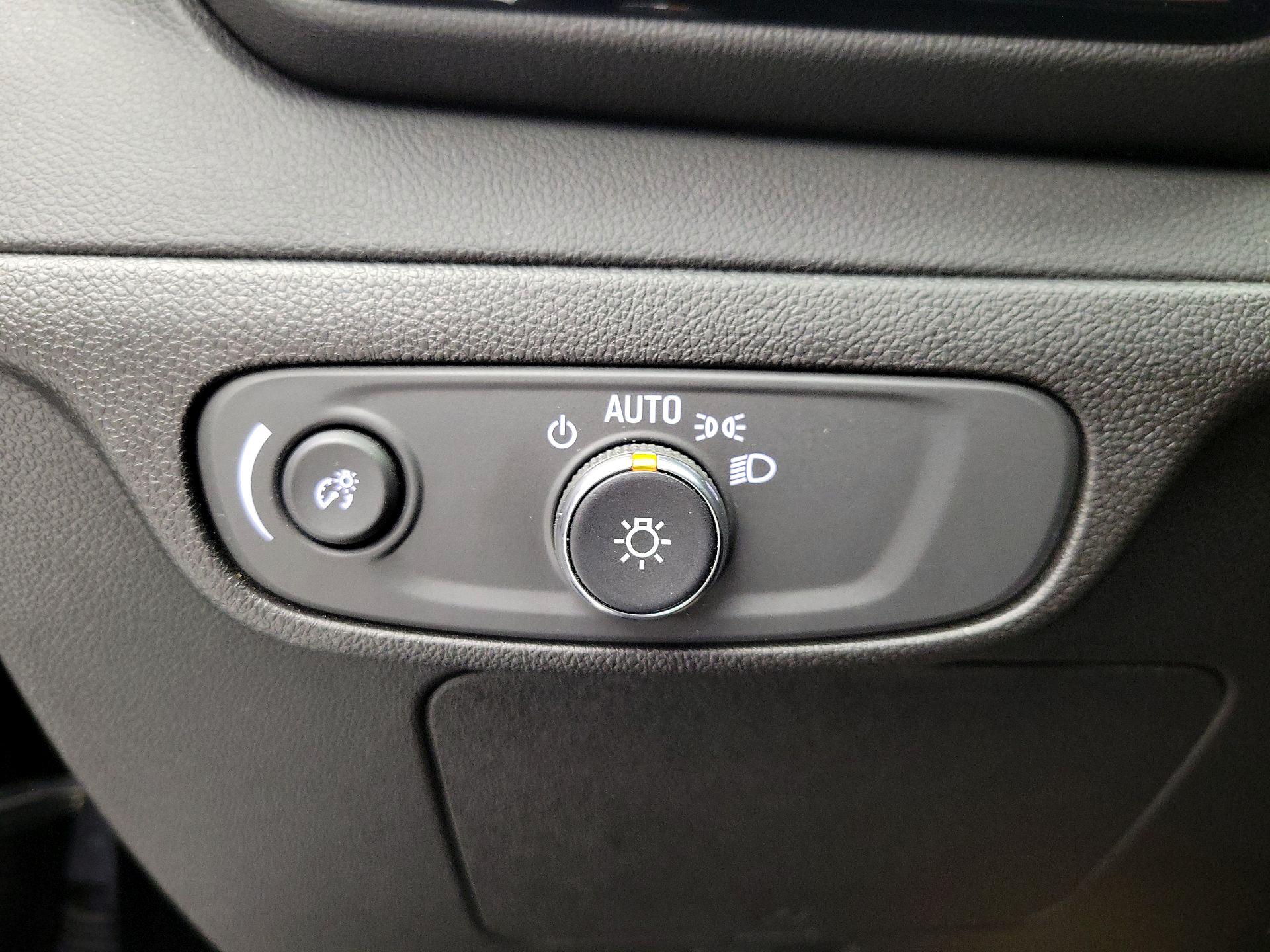 Thumbnail: 2023 Chevrolet Bolt EUV - 13