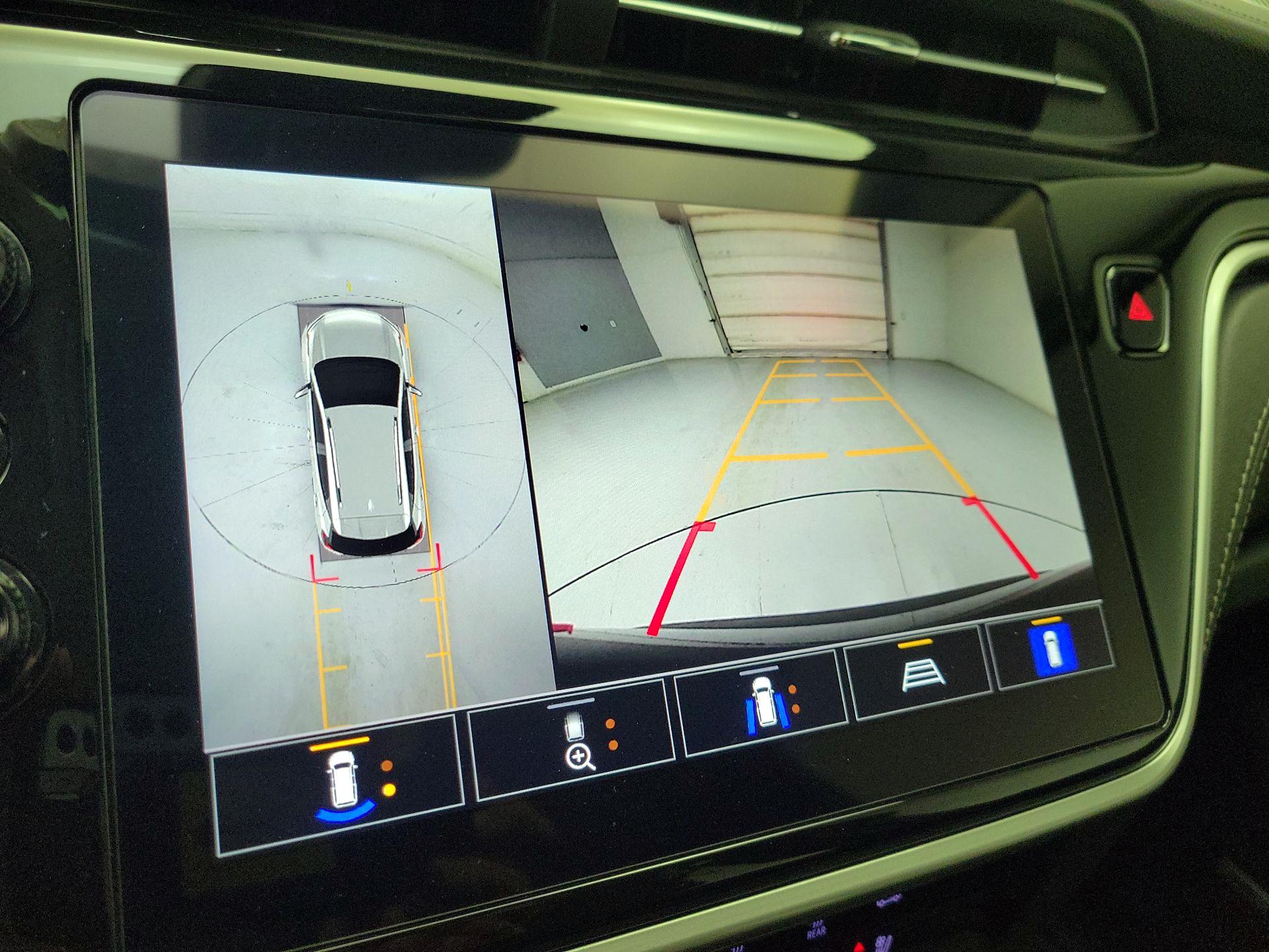 Thumbnail: 2023 Chevrolet Bolt EUV - 15