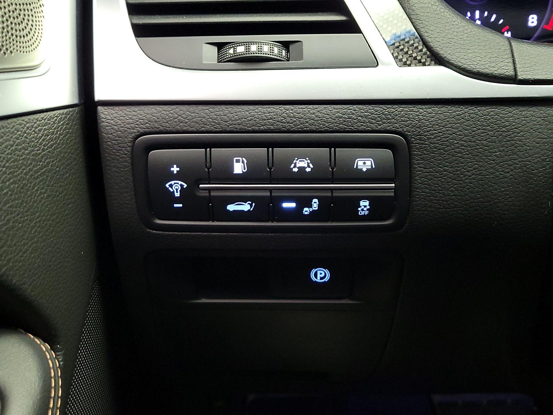 Thumbnail: 2018 Genesis G80 - 13