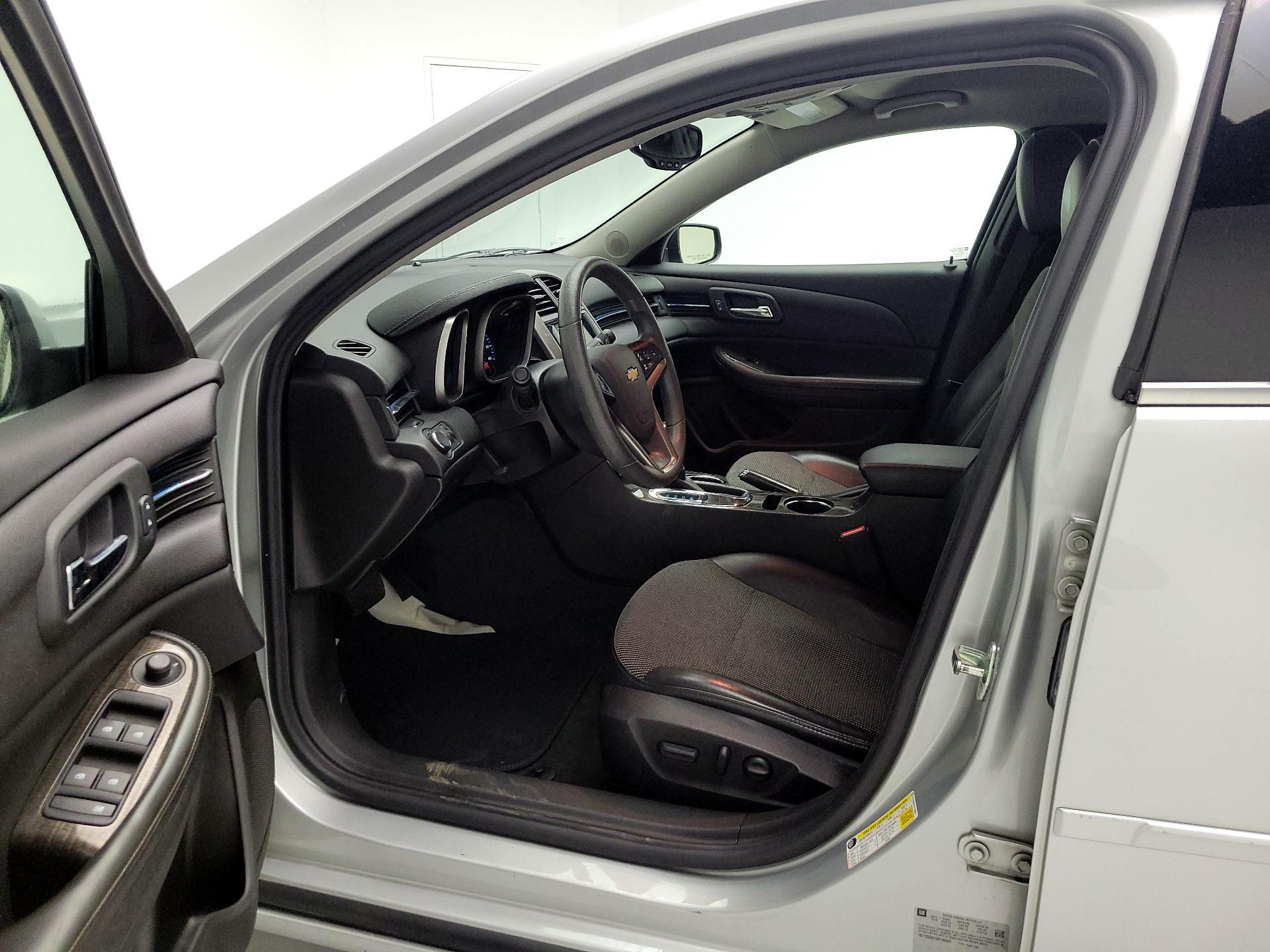 Thumbnail: 2016 Chevrolet Malibu - 11