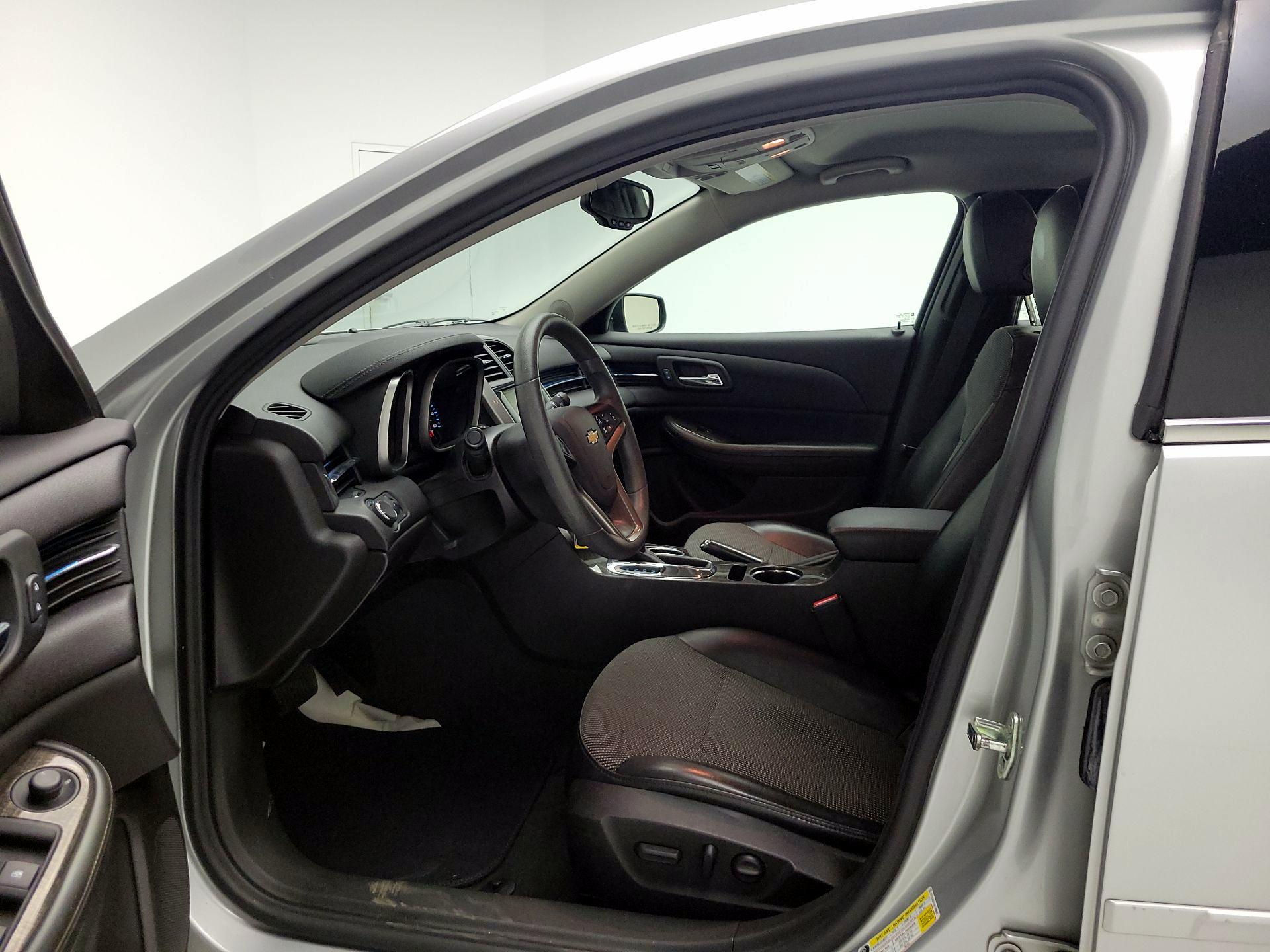 Thumbnail: 2016 Chevrolet Malibu - 17