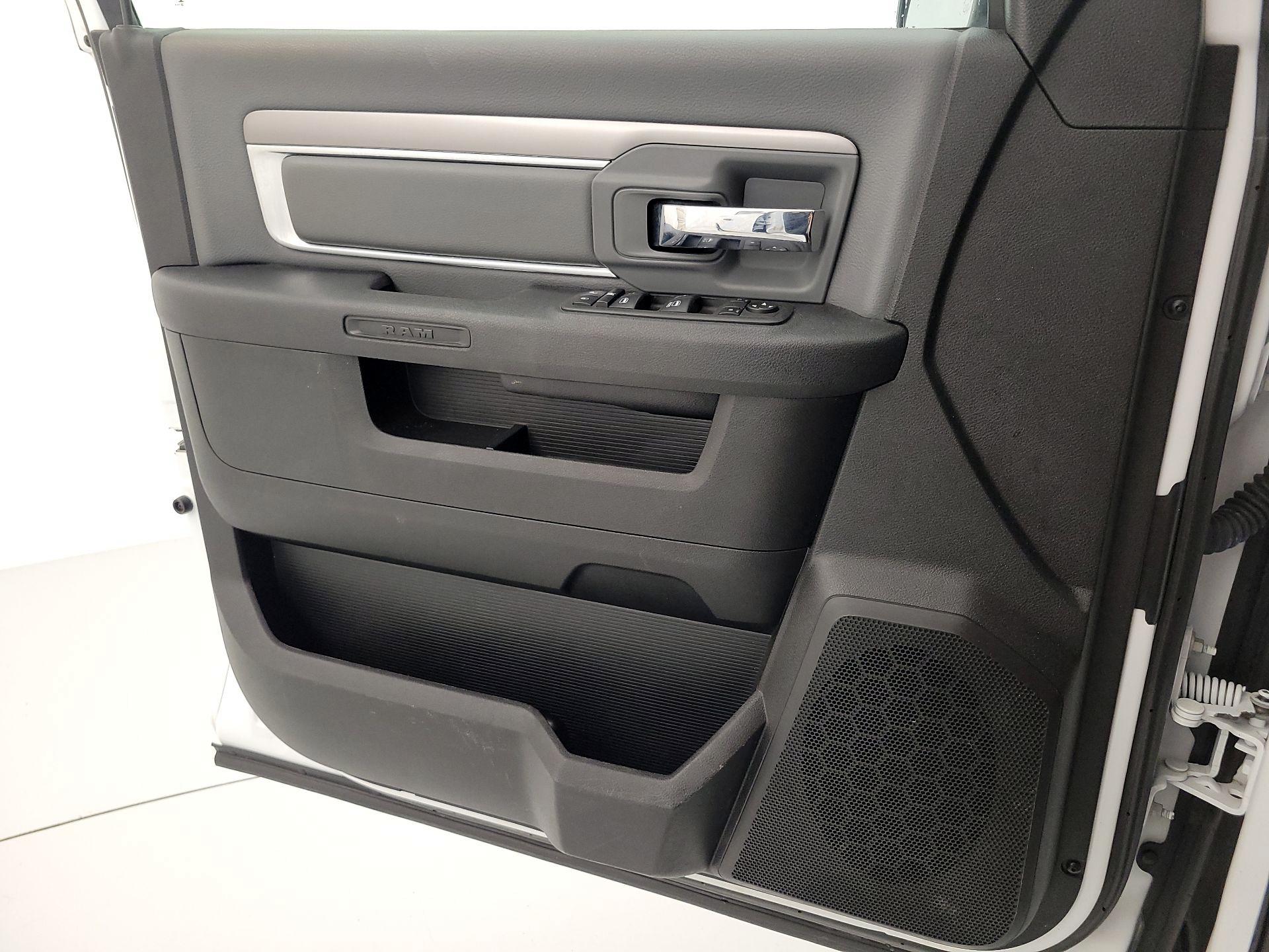 Thumbnail: 2023 RAM 1500 Classic - 12