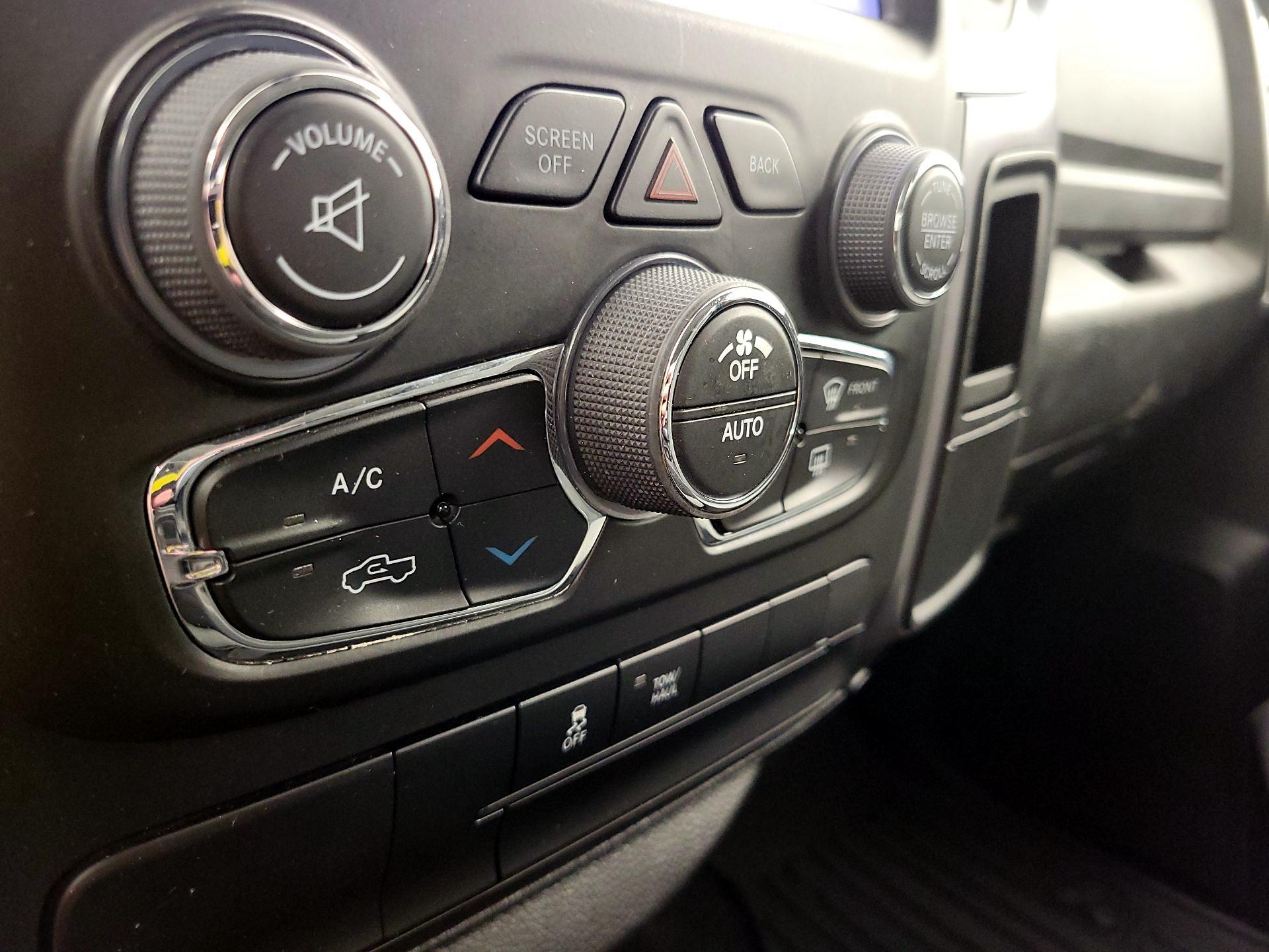 Thumbnail: 2023 RAM 1500 Classic - 16