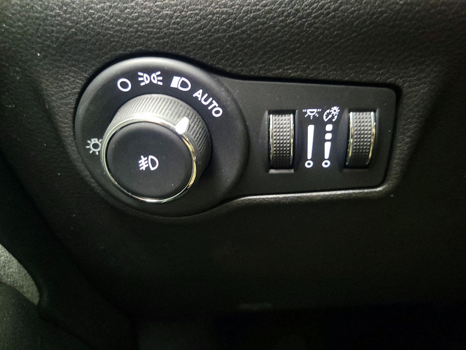 Thumbnail: 2022 Jeep Compass - 13