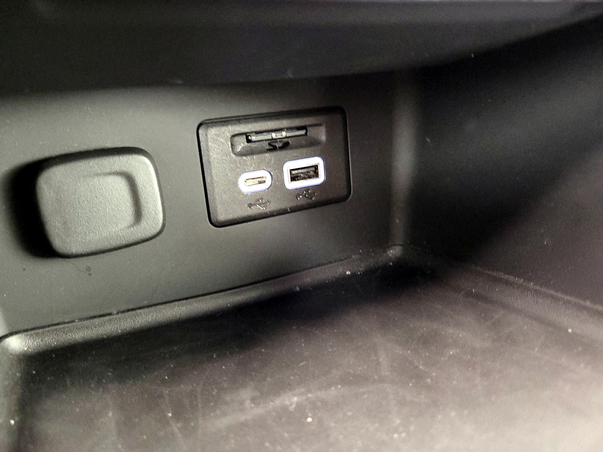 Thumbnail: 2023 GMC Acadia - 18