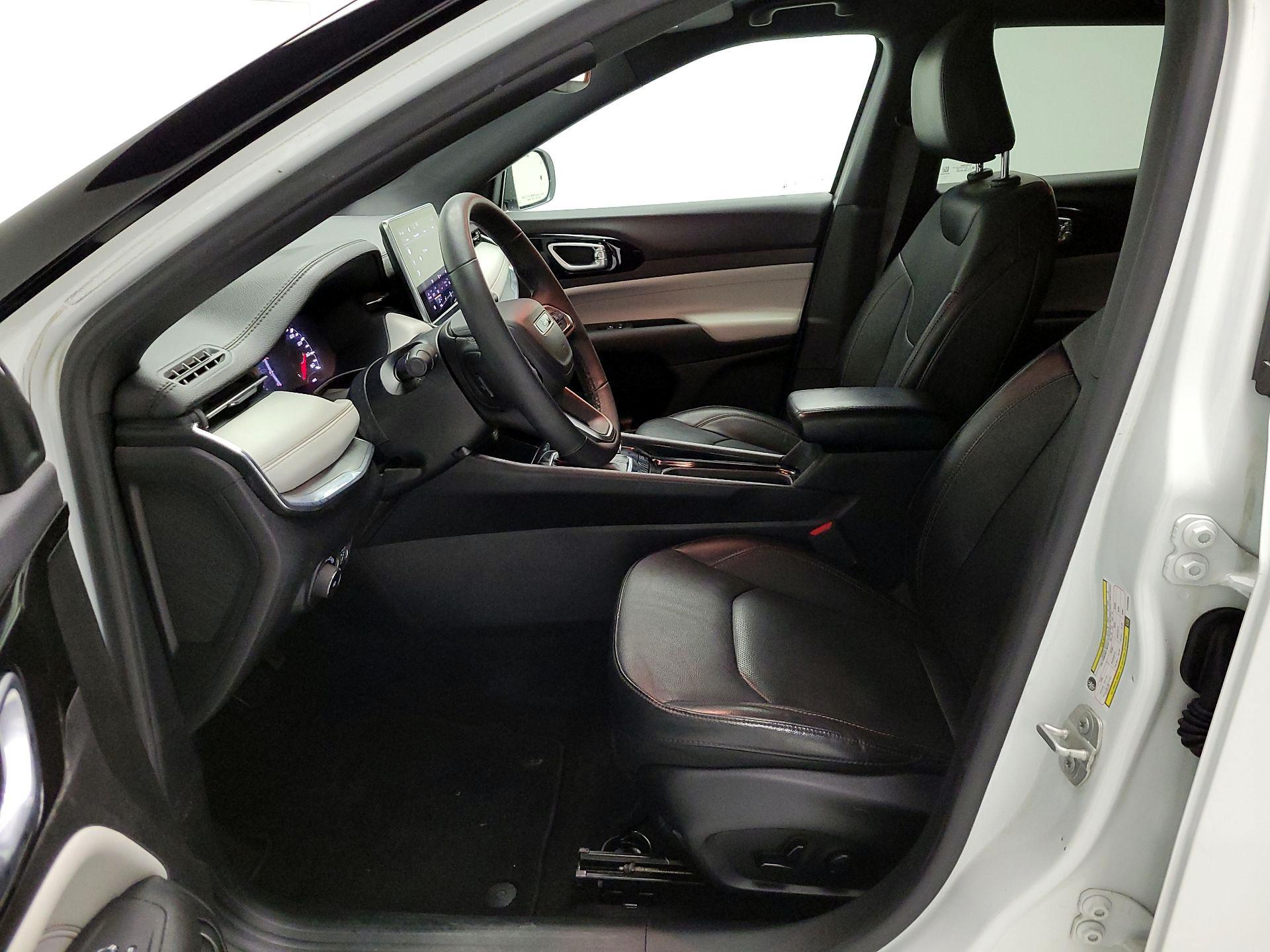 Thumbnail: 2023 Jeep Compass - 11