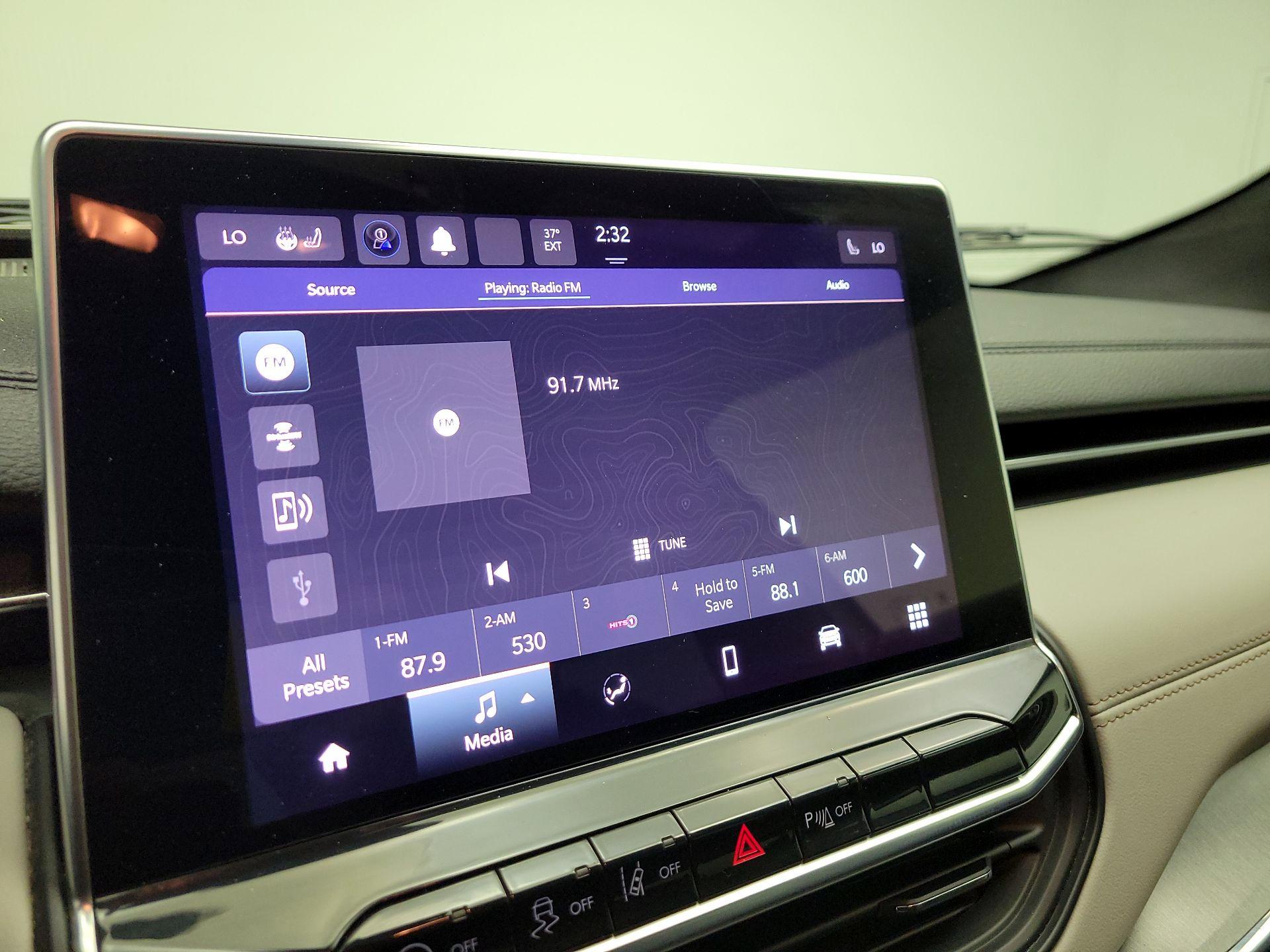 Thumbnail: 2023 Jeep Compass - 13