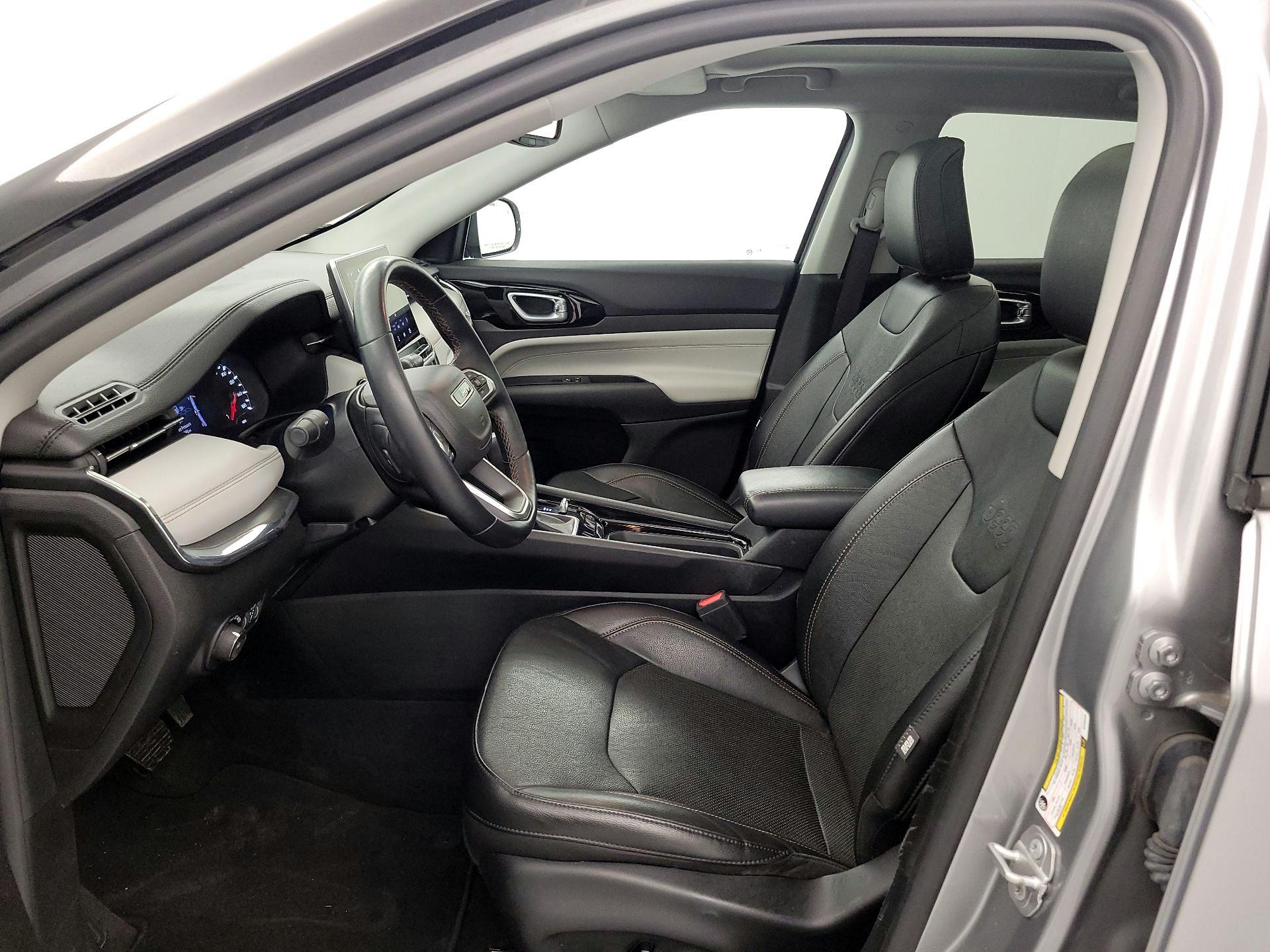 Thumbnail: 2022 Jeep Compass - 11