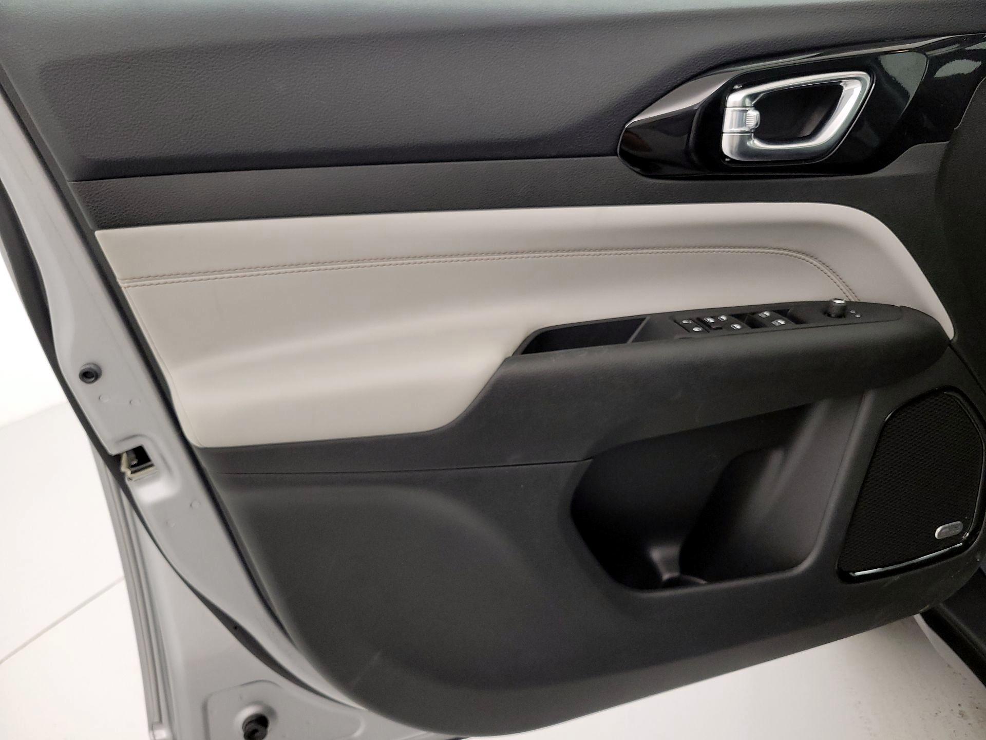 Thumbnail: 2022 Jeep Compass - 12