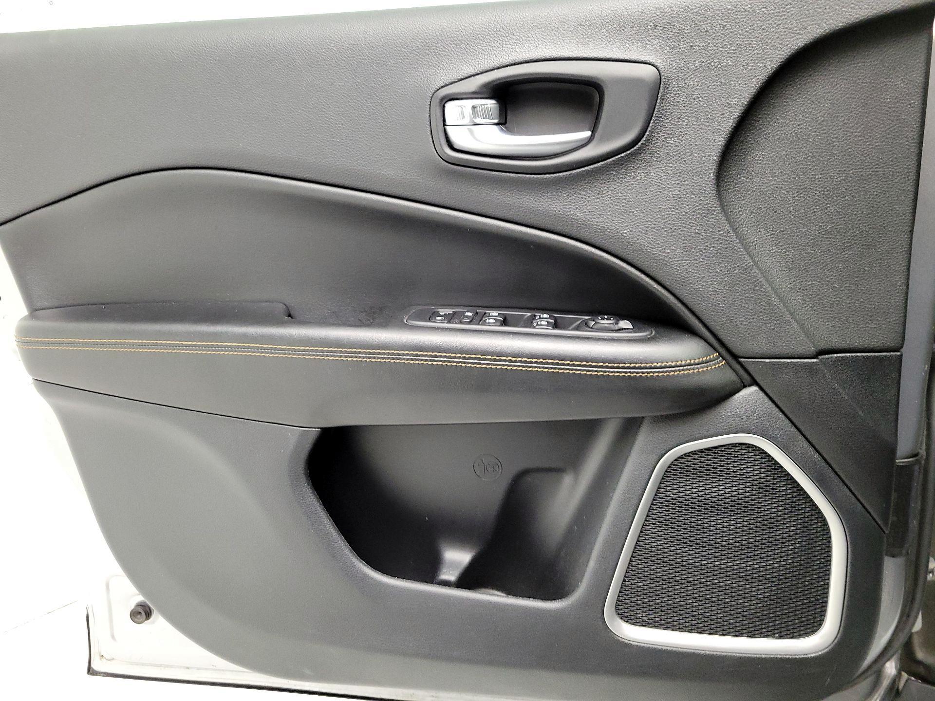 Thumbnail: 2021 Jeep Compass - 12