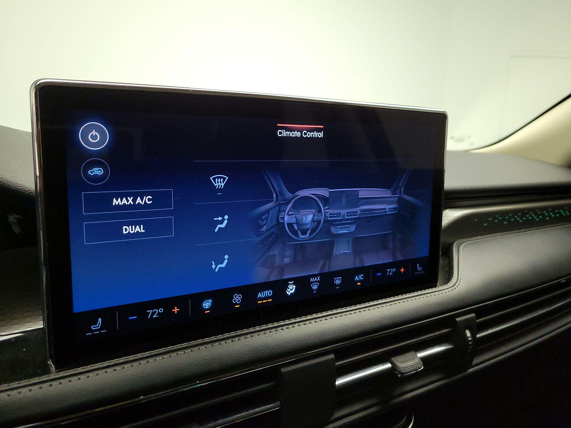 Thumbnail: 2023 Lincoln Corsair - 16