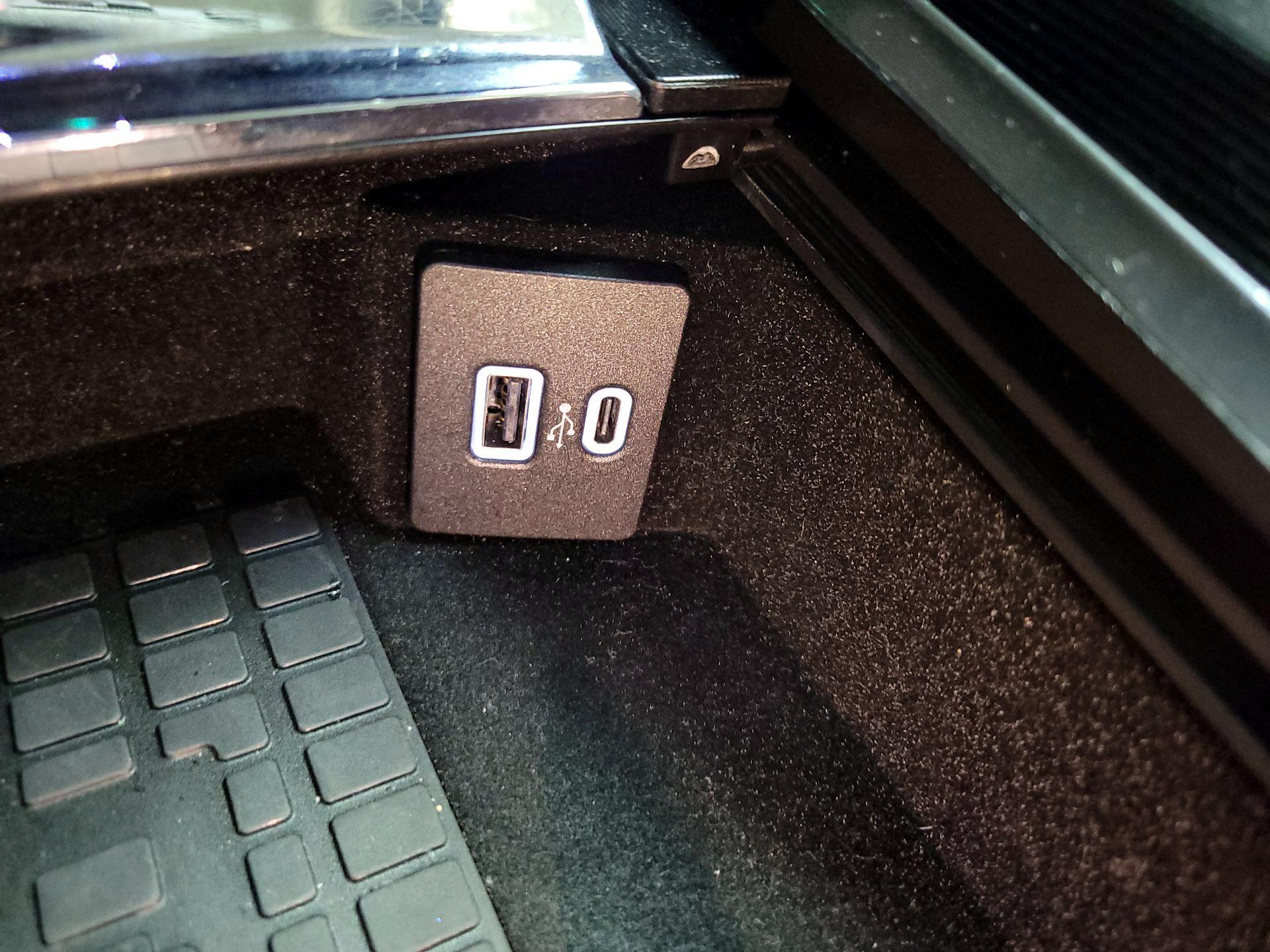 Thumbnail: 2023 Lincoln Corsair - 18