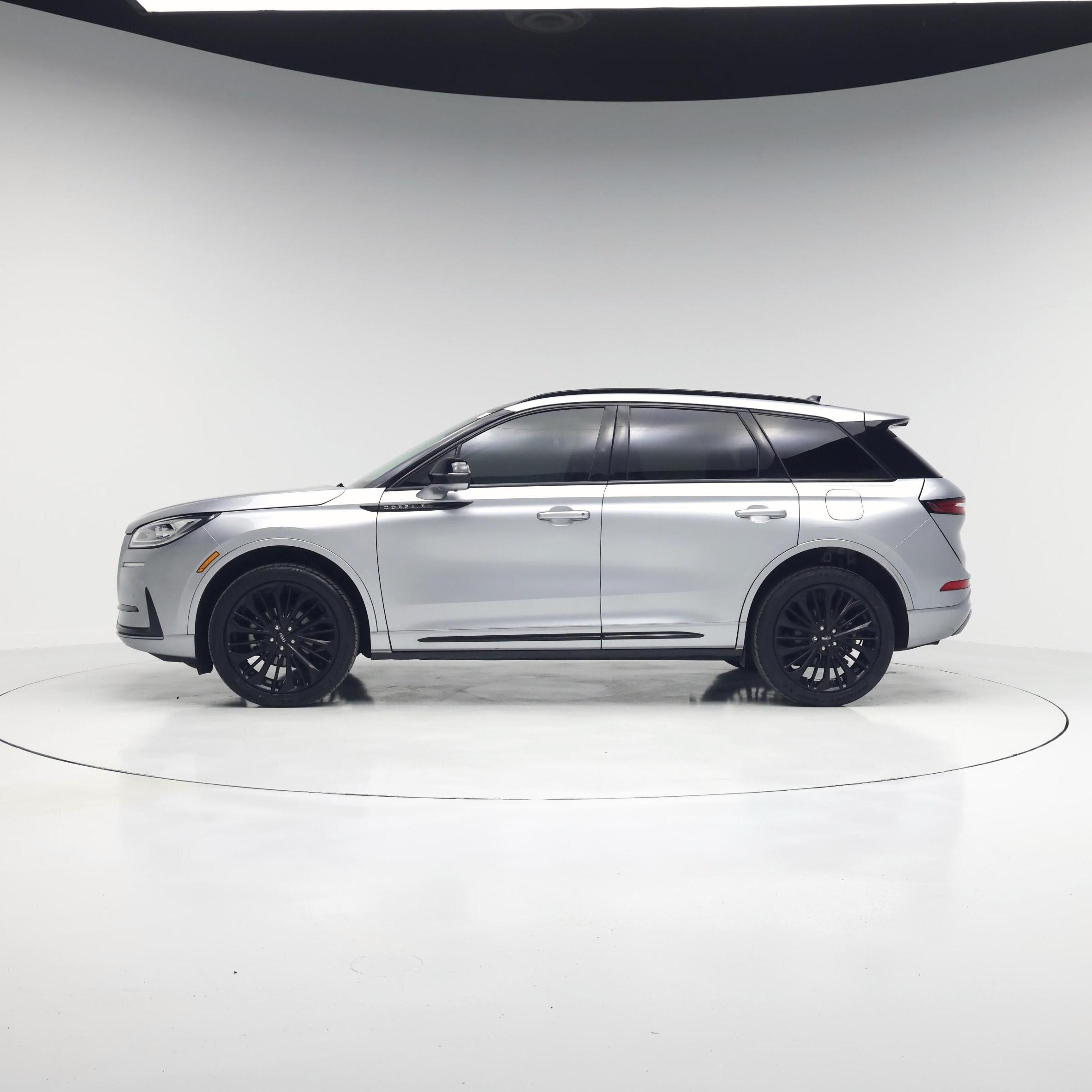 Thumbnail: 2023 Lincoln Corsair - 3