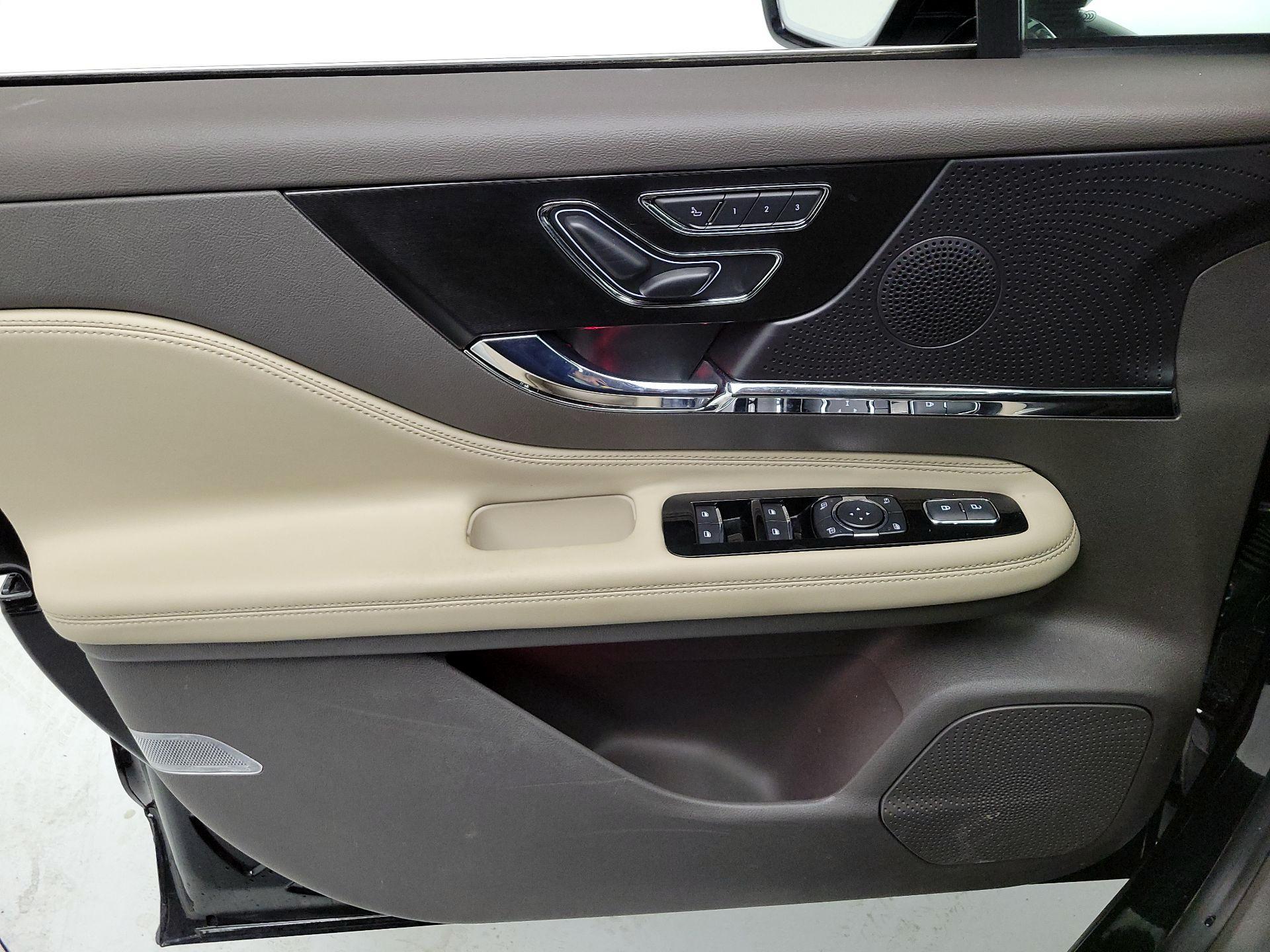 Thumbnail: 2024 Lincoln Corsair - 12