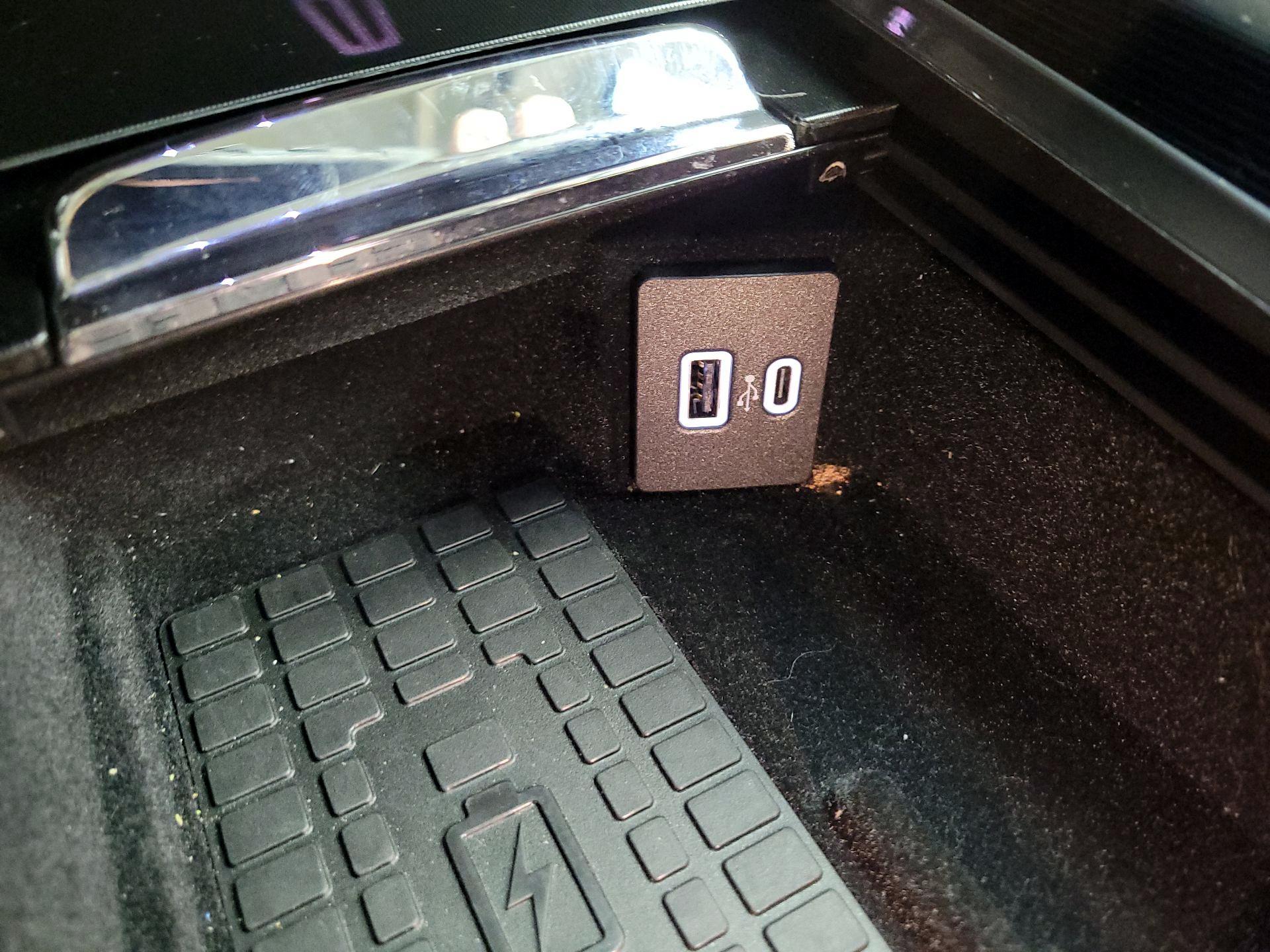 Thumbnail: 2024 Lincoln Corsair - 18