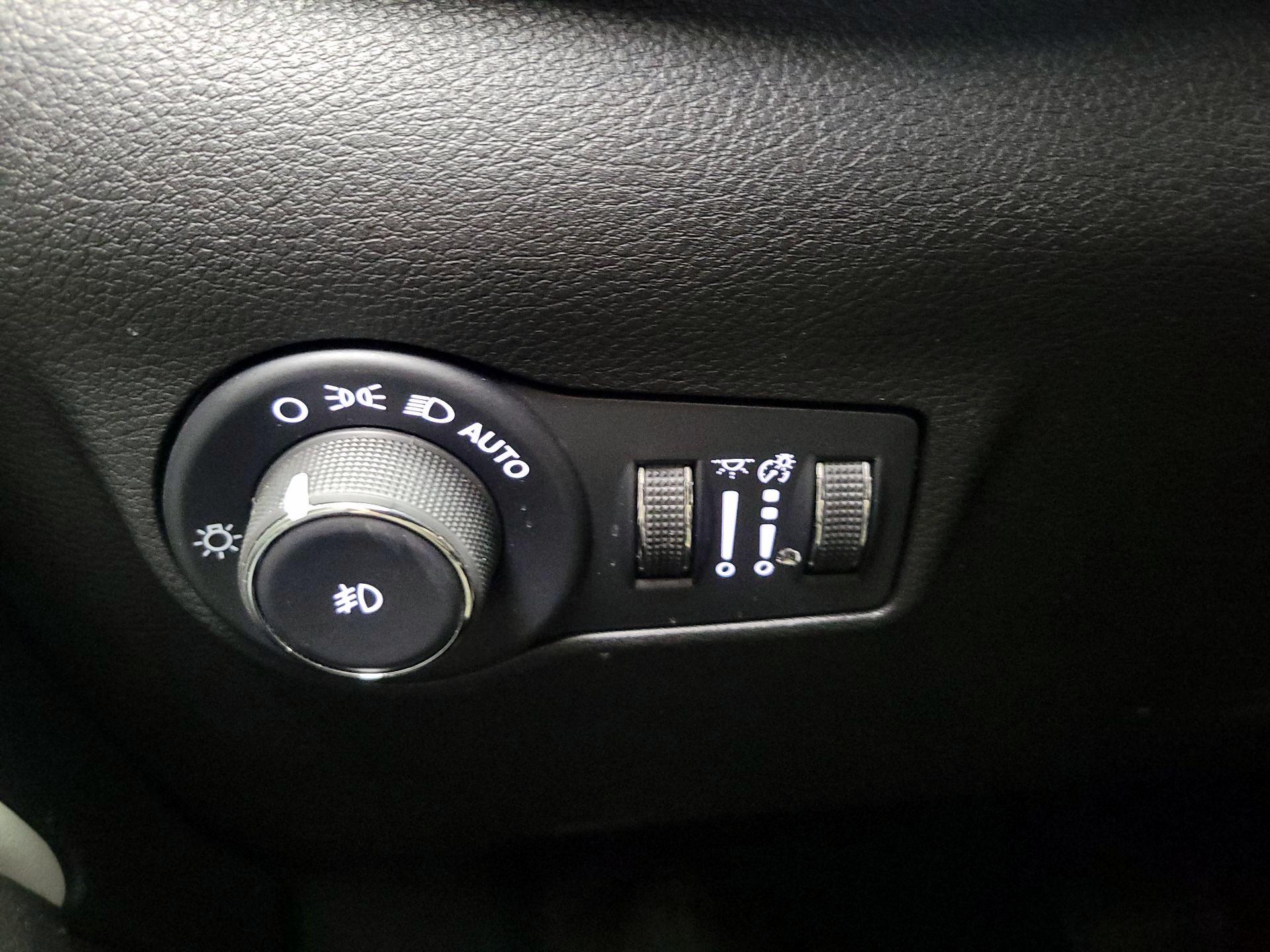 Thumbnail: 2022 Jeep Compass - 13