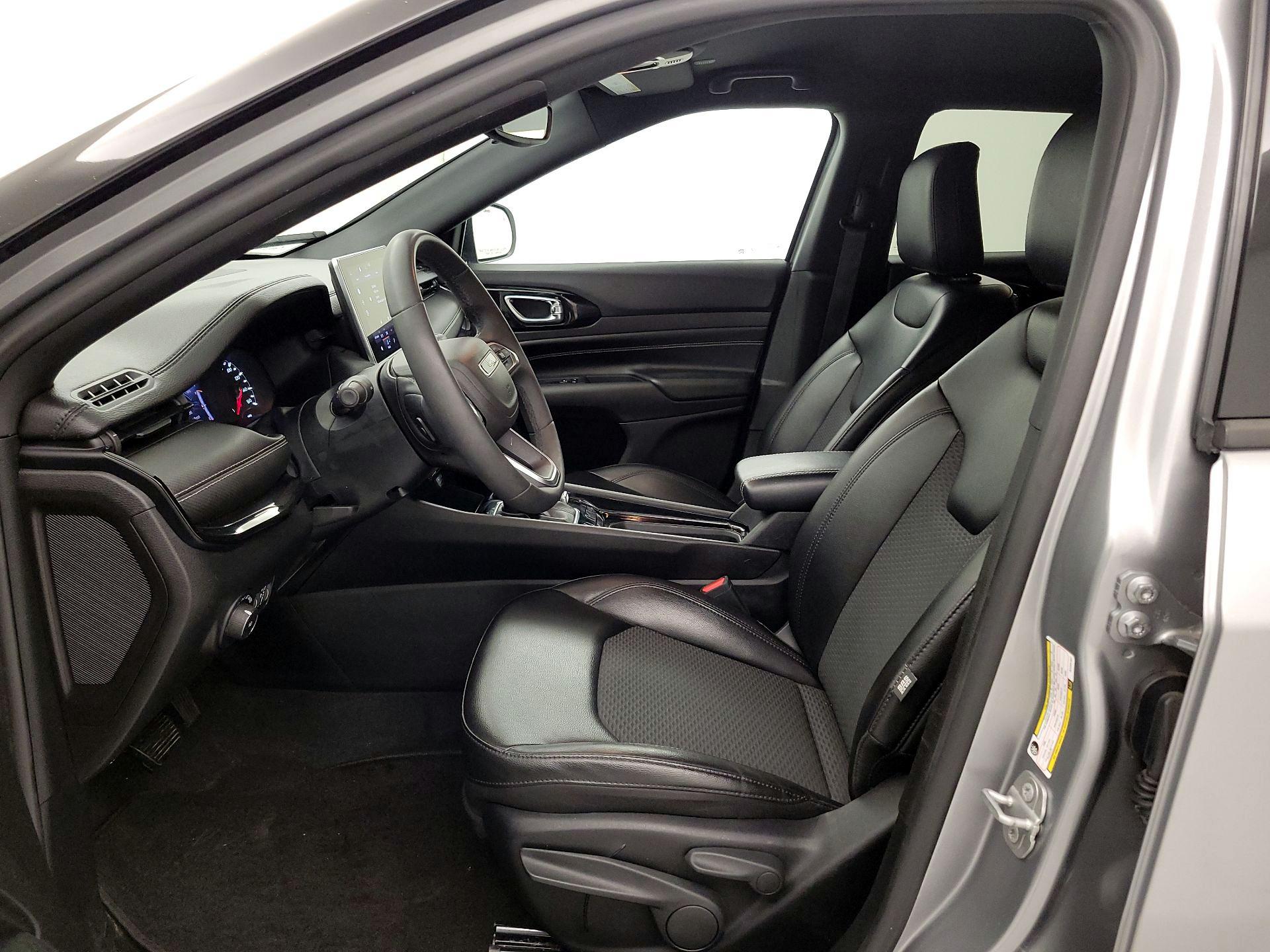 Thumbnail: 2022 Jeep Compass - 11