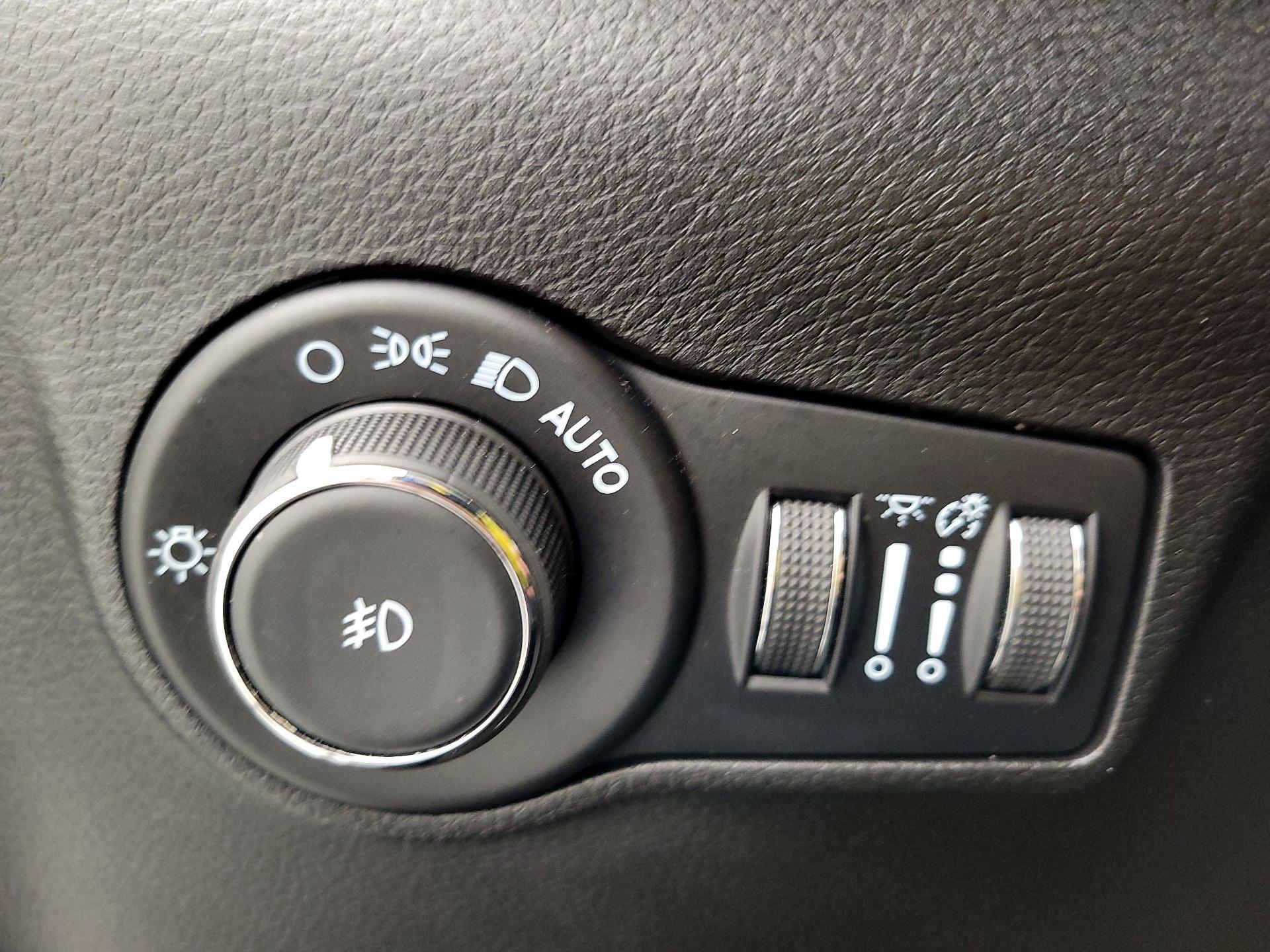 Thumbnail: 2022 Jeep Compass - 13