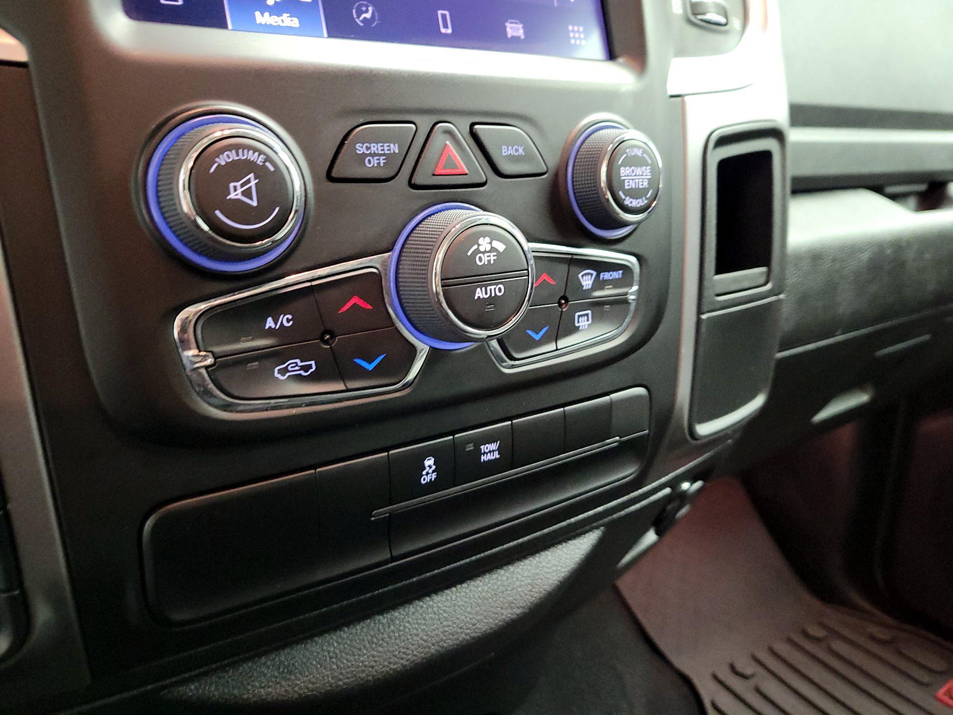 Thumbnail: 2023 RAM 1500 Classic - 14