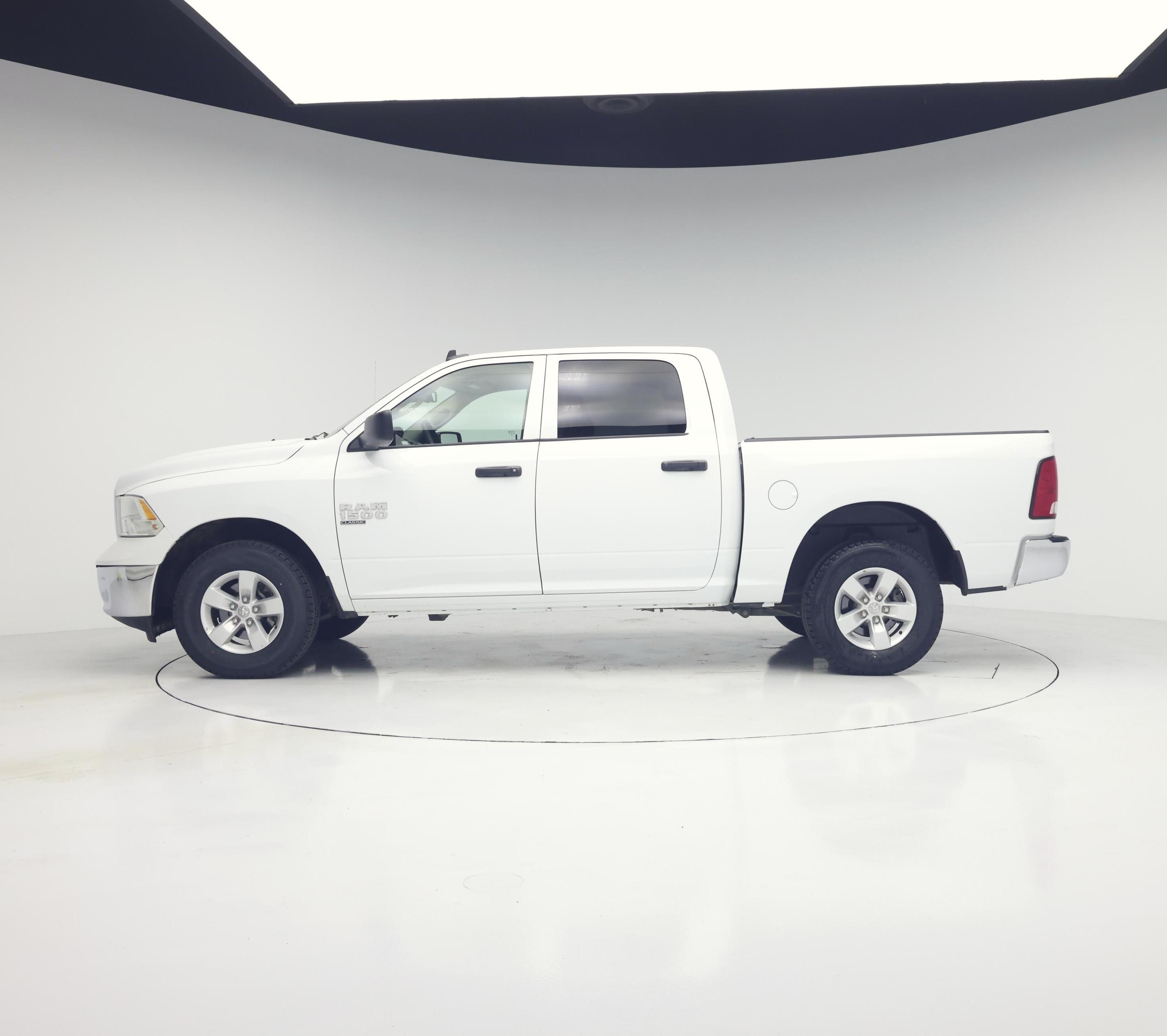 Thumbnail: 2023 RAM 1500 Classic - 3