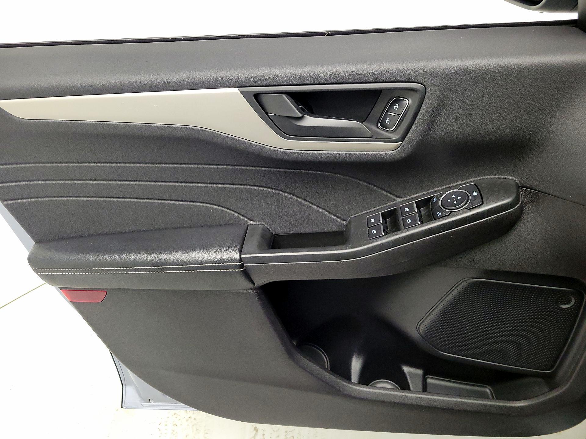 Thumbnail: 2022 Ford Escape - 12