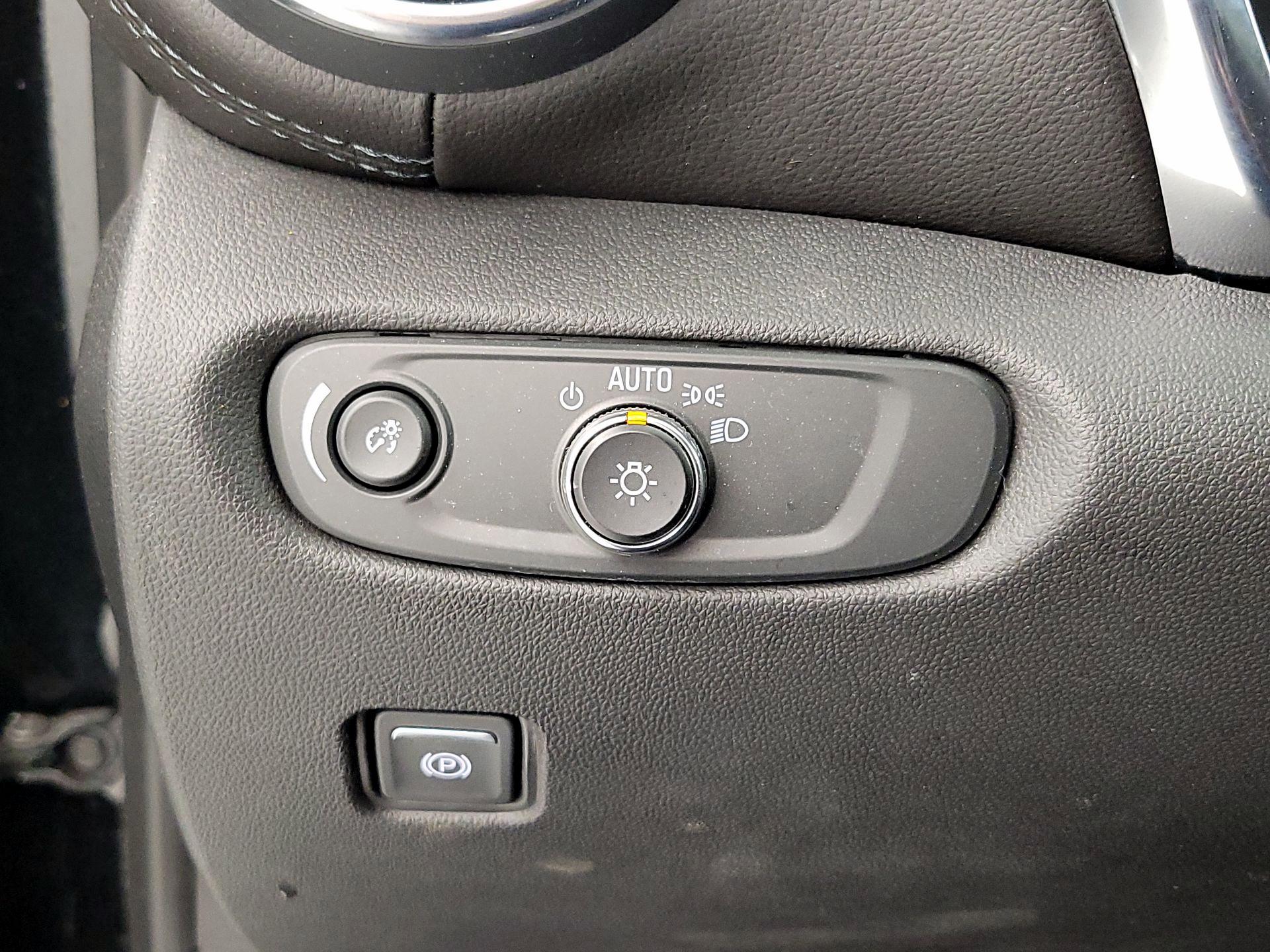 Thumbnail: 2021 Chevrolet Blazer - 13