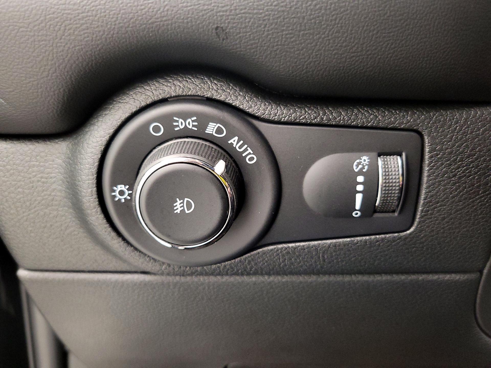 Thumbnail: 2022 Dodge Durango - 13