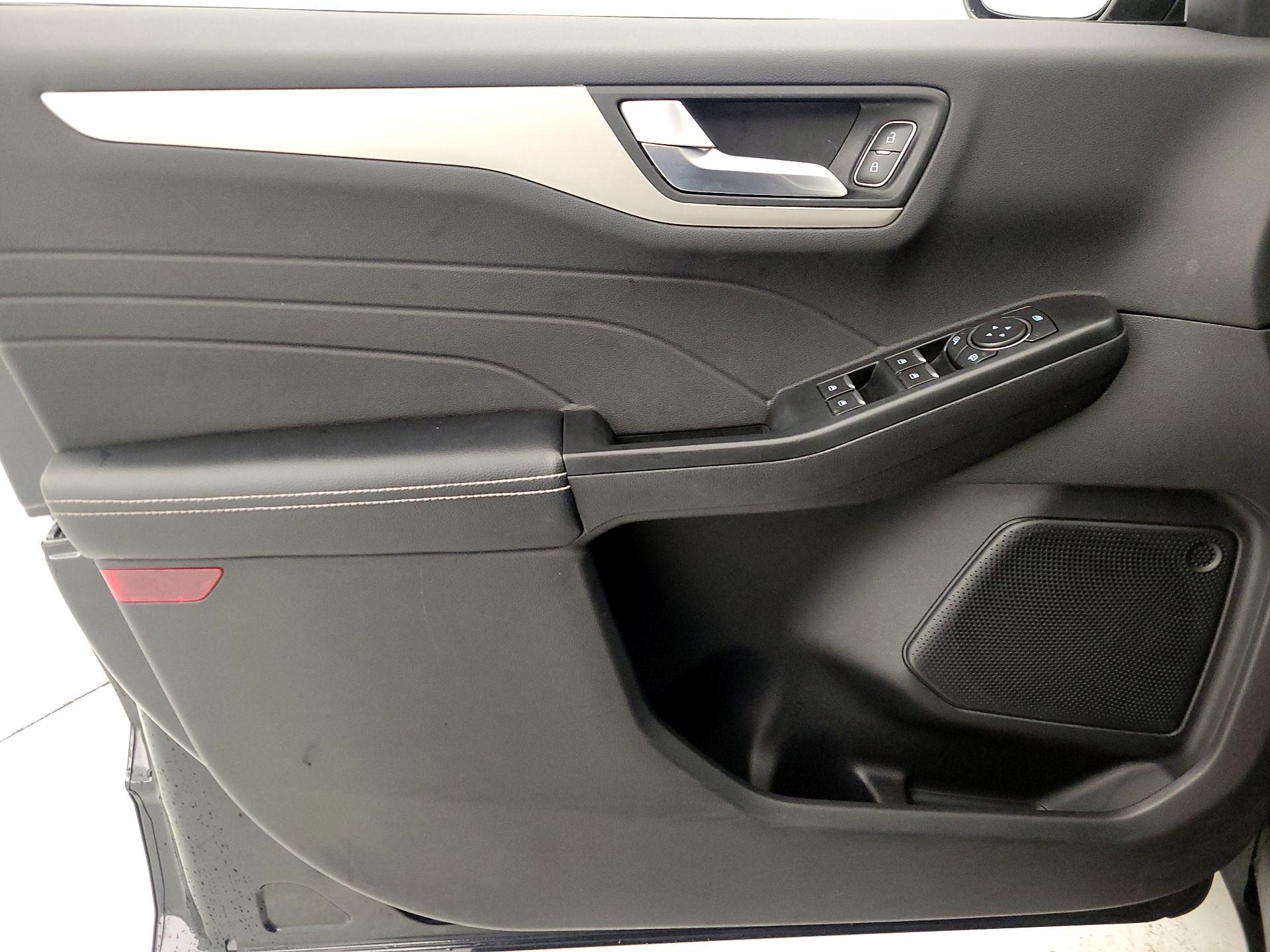 Thumbnail: 2022 Ford Escape - 12