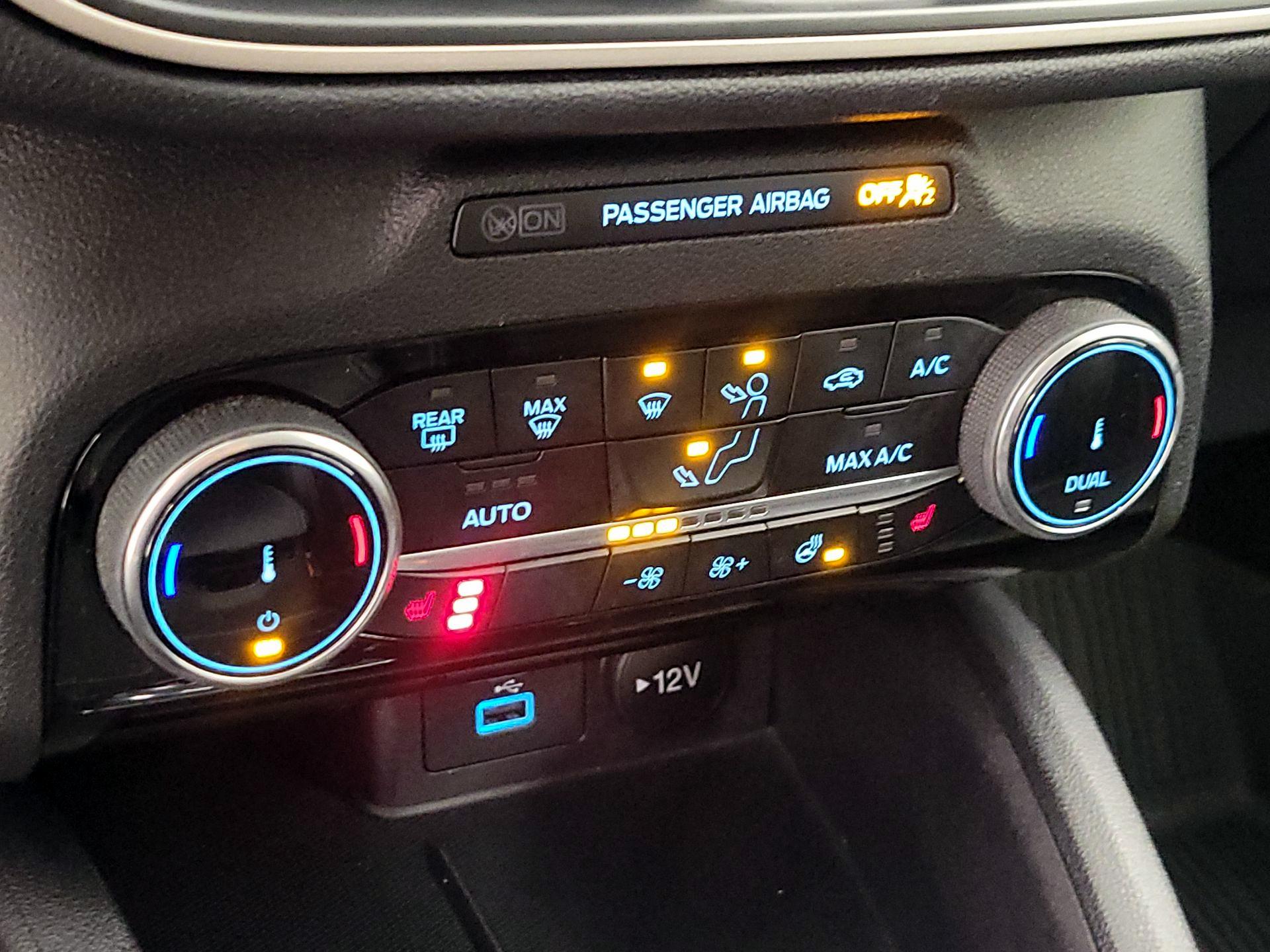 Thumbnail: 2022 Ford Escape - 16