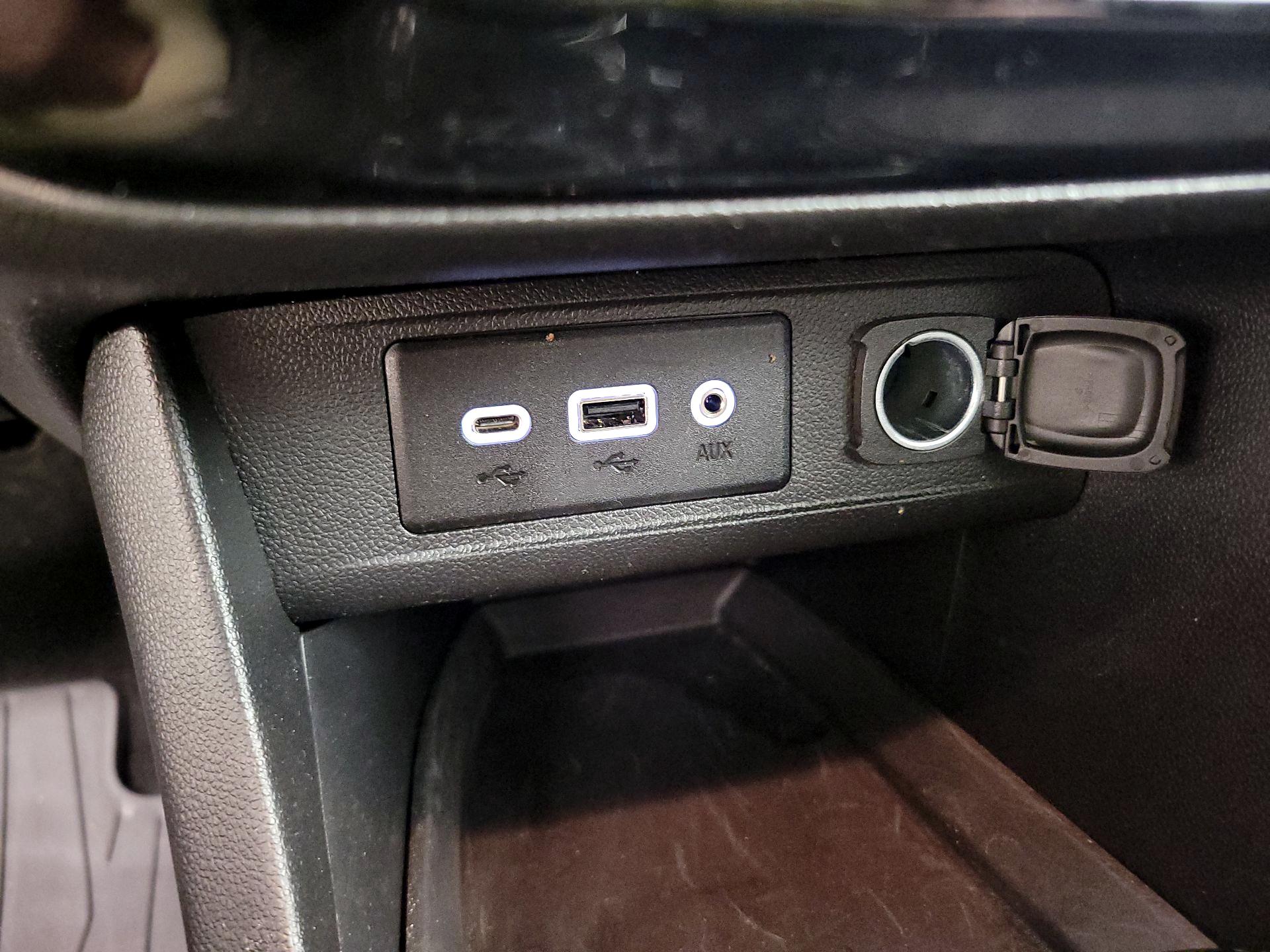 Thumbnail: 2023 Buick Encore GX - 18