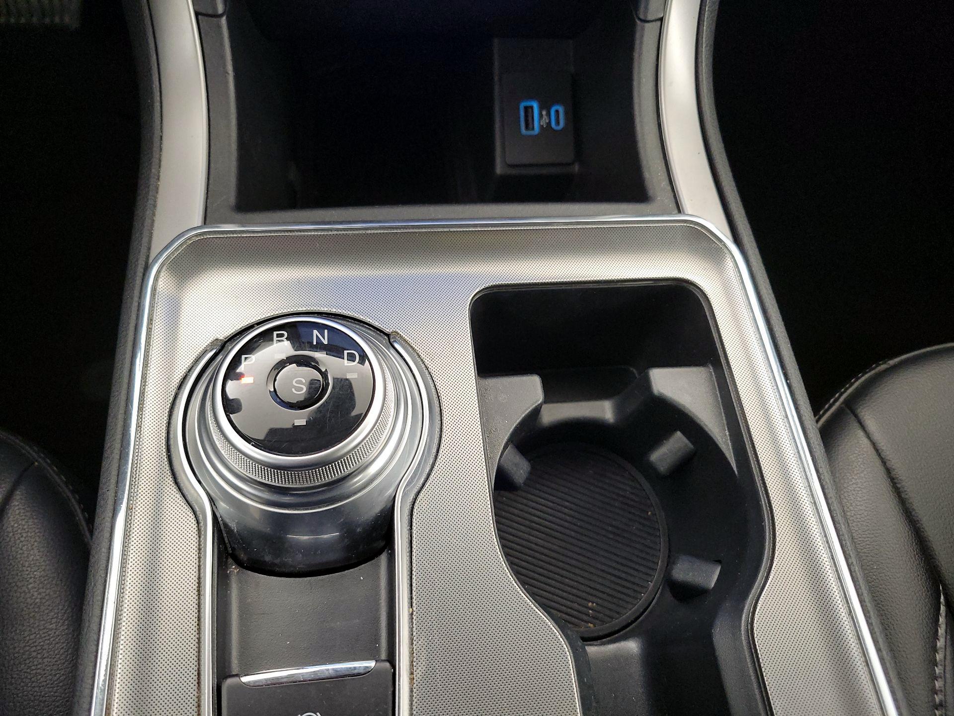 Thumbnail: 2022 Ford Edge - 17