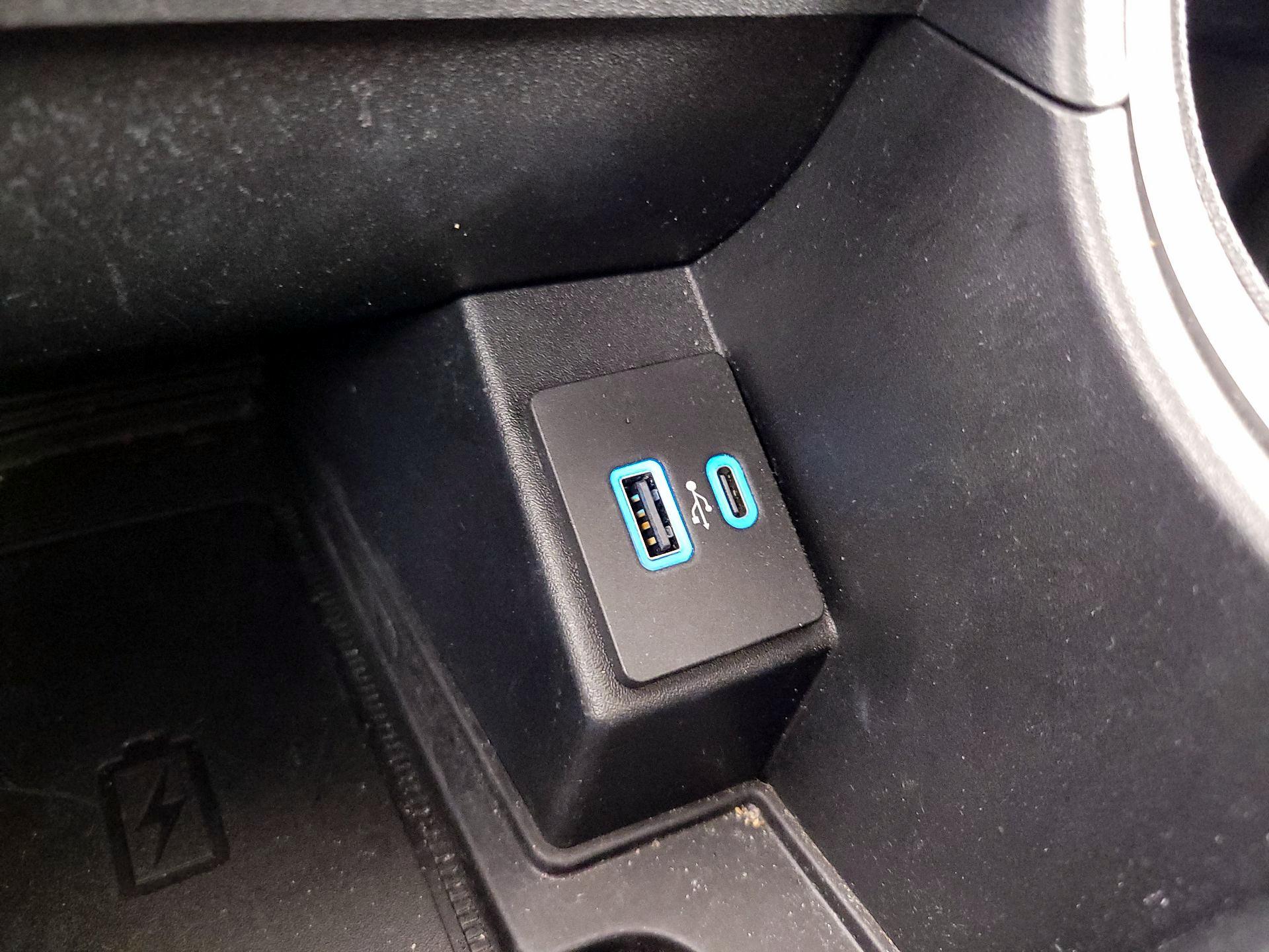 Thumbnail: 2022 Ford Edge - 18