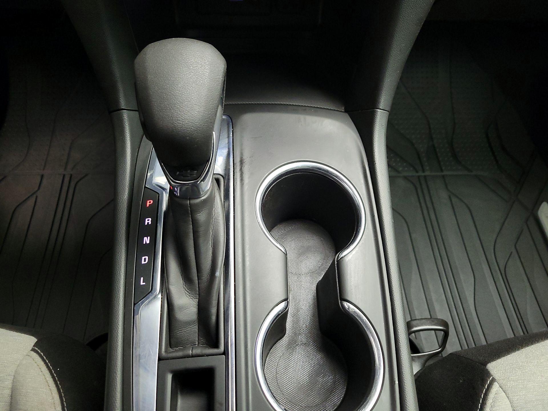 Thumbnail: 2022 Chevrolet Equinox - 16