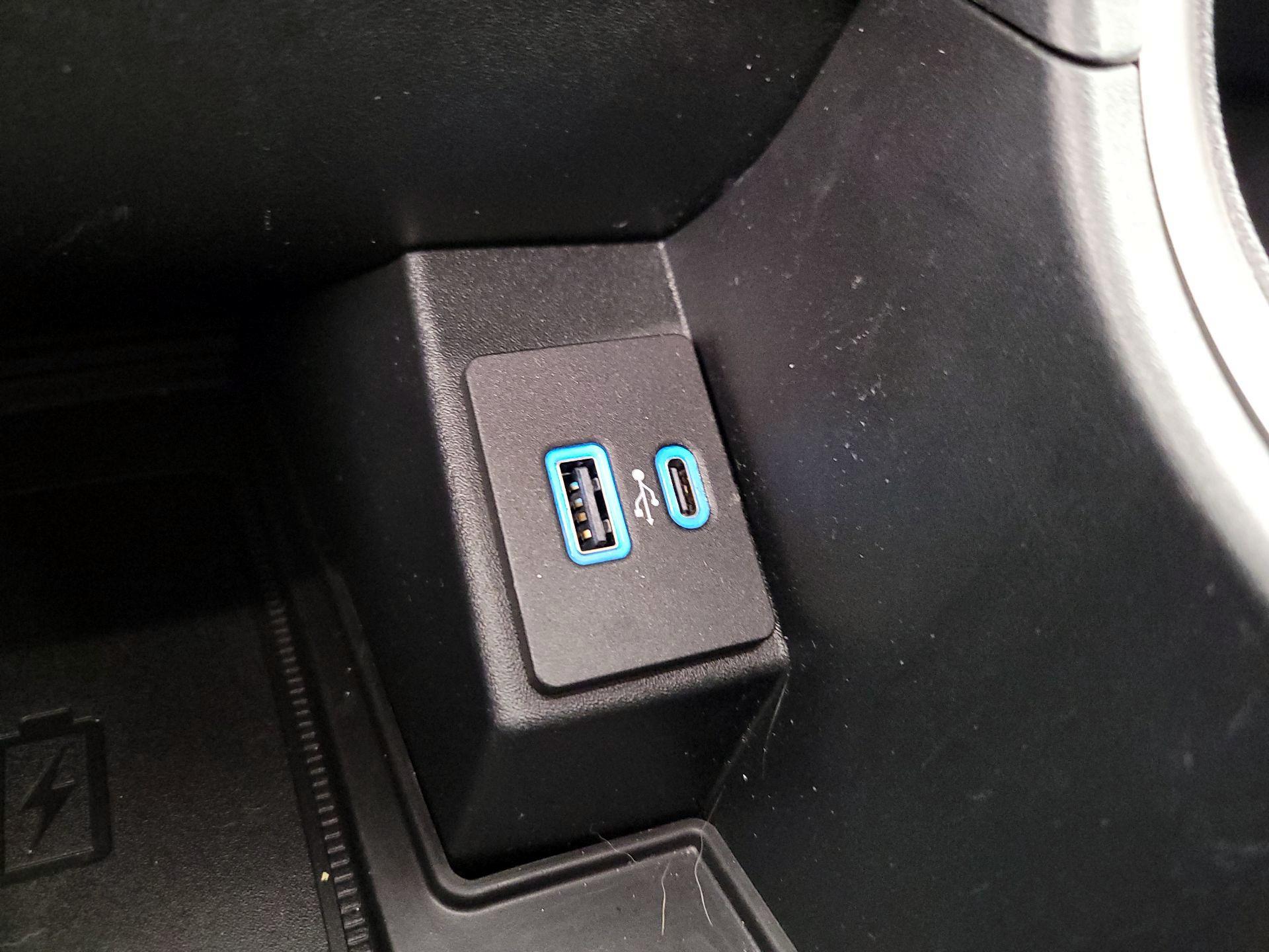 Thumbnail: 2023 Ford Edge - 18