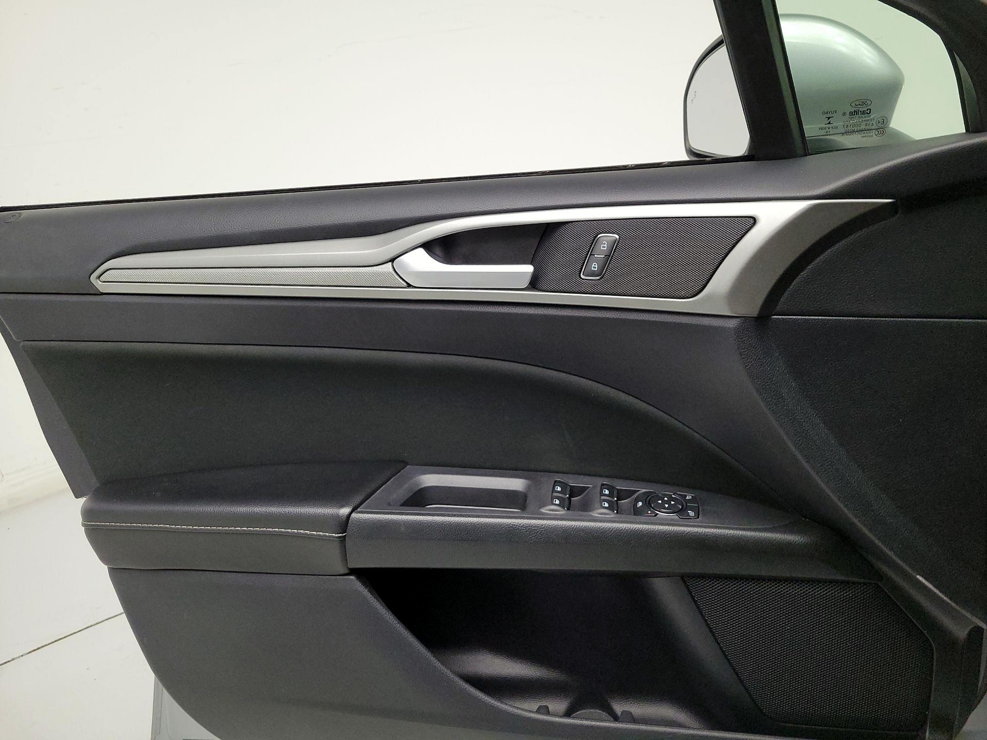 Thumbnail: 2020 Ford Fusion - 12