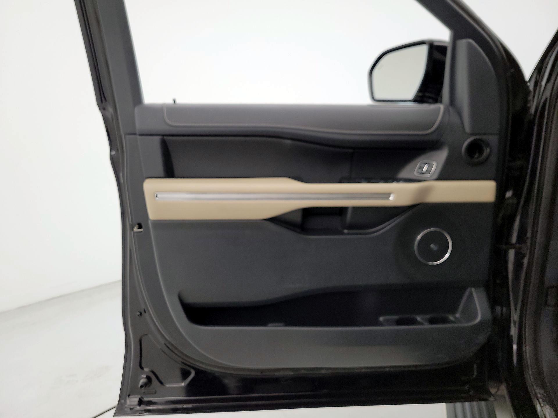 Thumbnail: 2023 Ford Expedition - 12