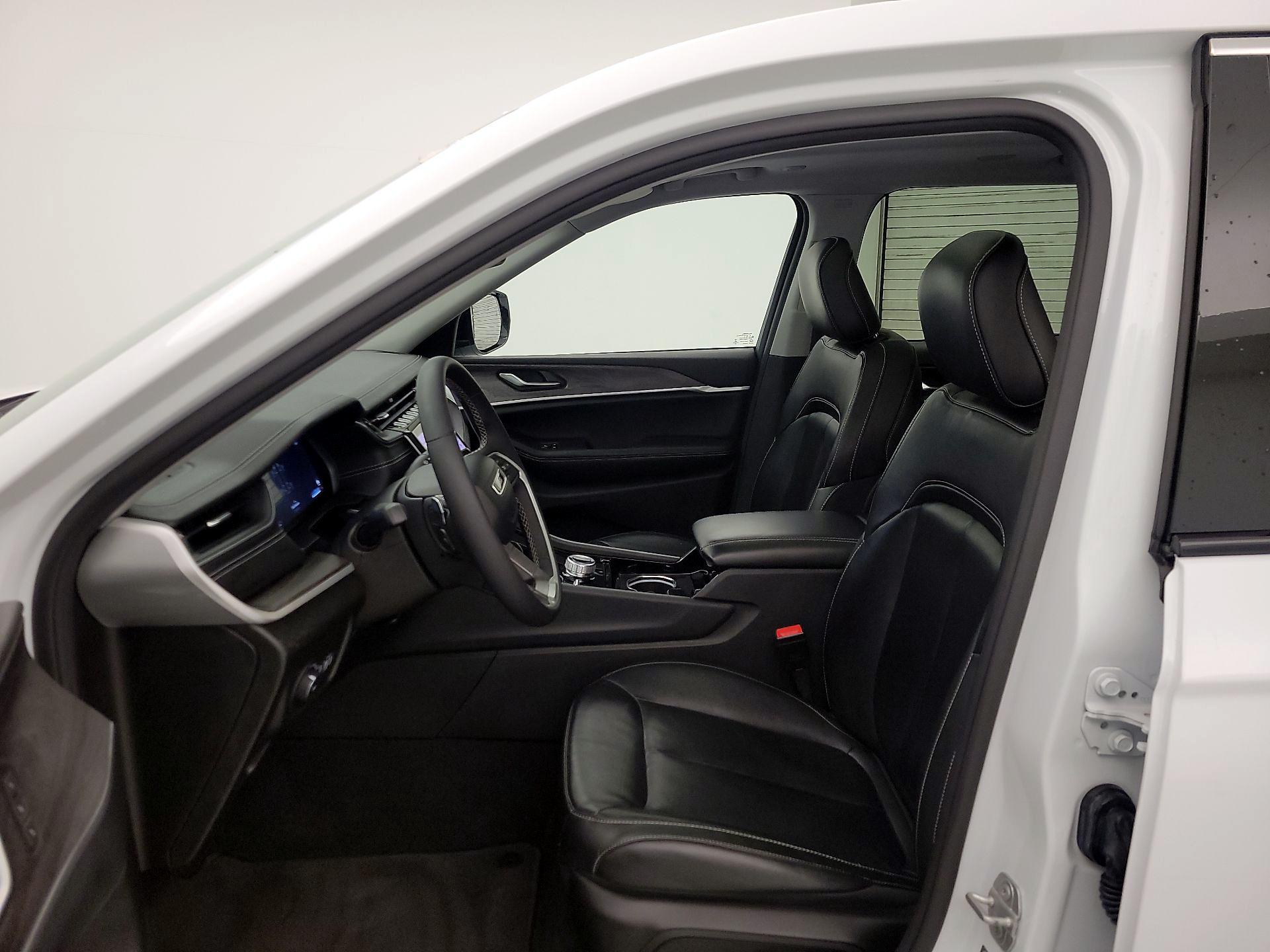 Thumbnail: 2023 Jeep Grand Cherokee L - 11