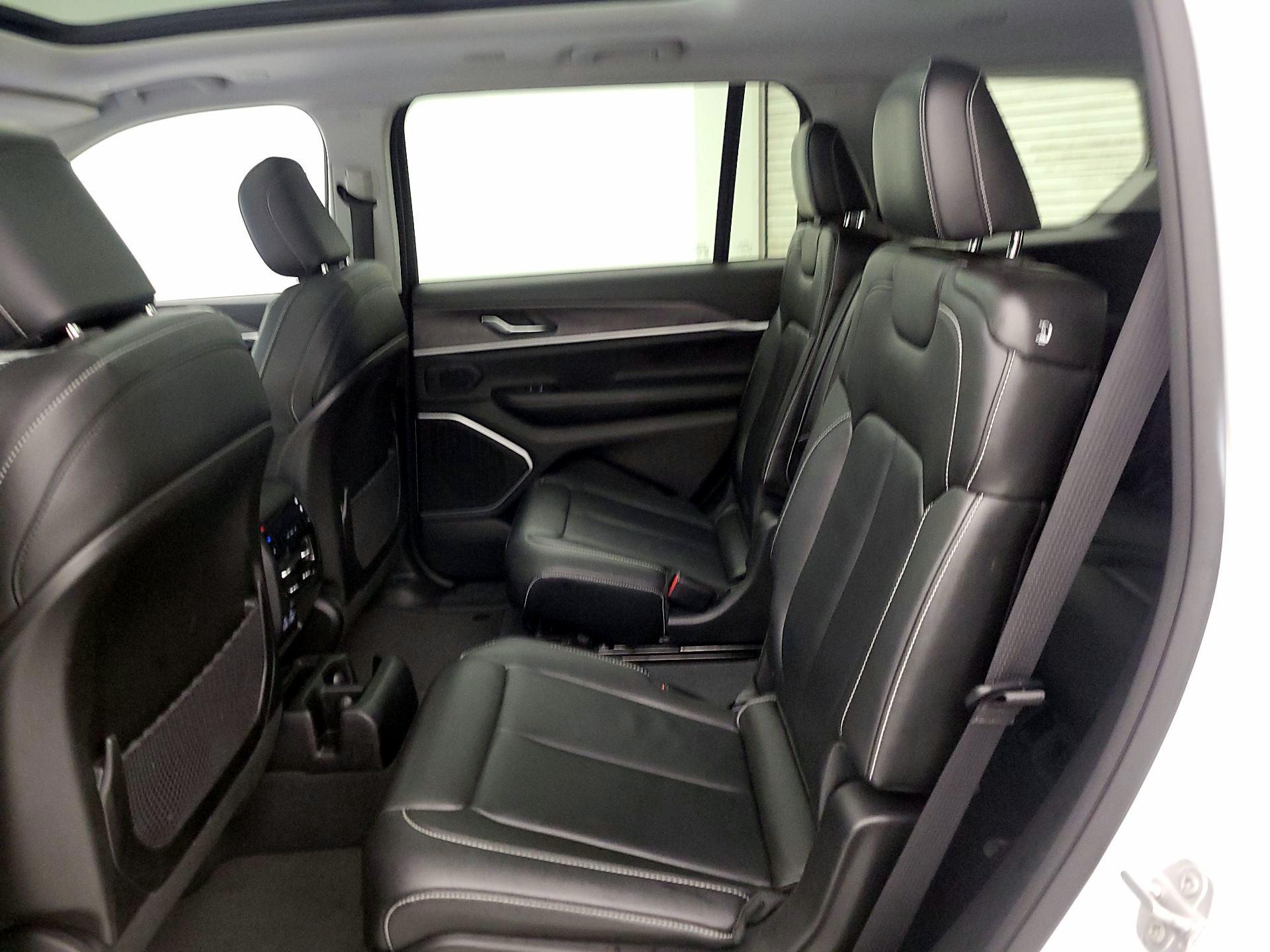 Thumbnail: 2023 Jeep Grand Cherokee L - 20