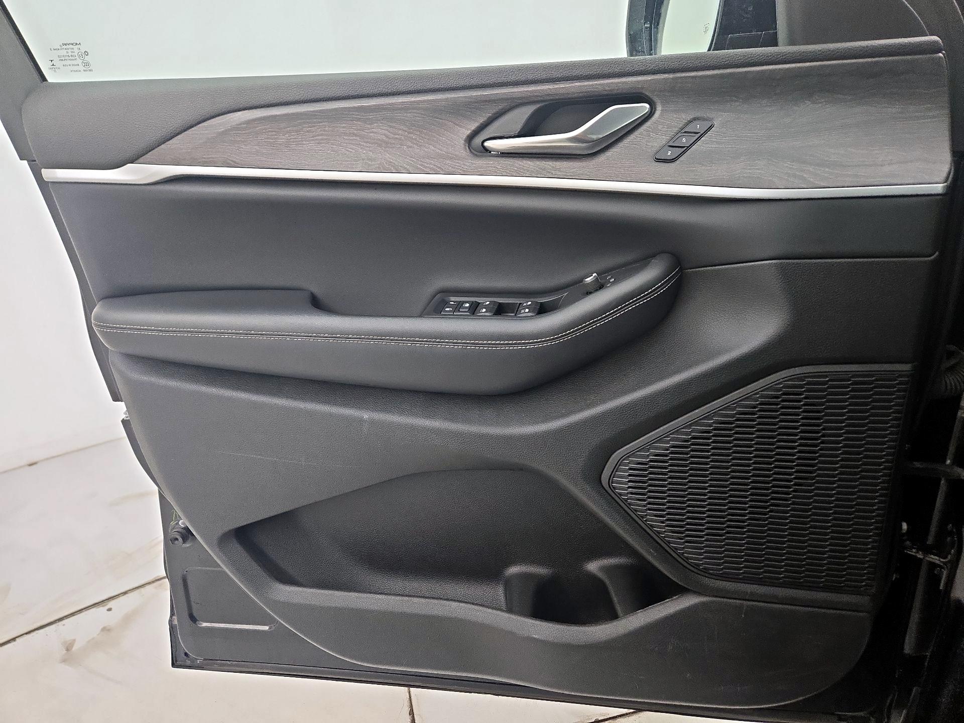 Thumbnail: 2023 Jeep Grand Cherokee - 12