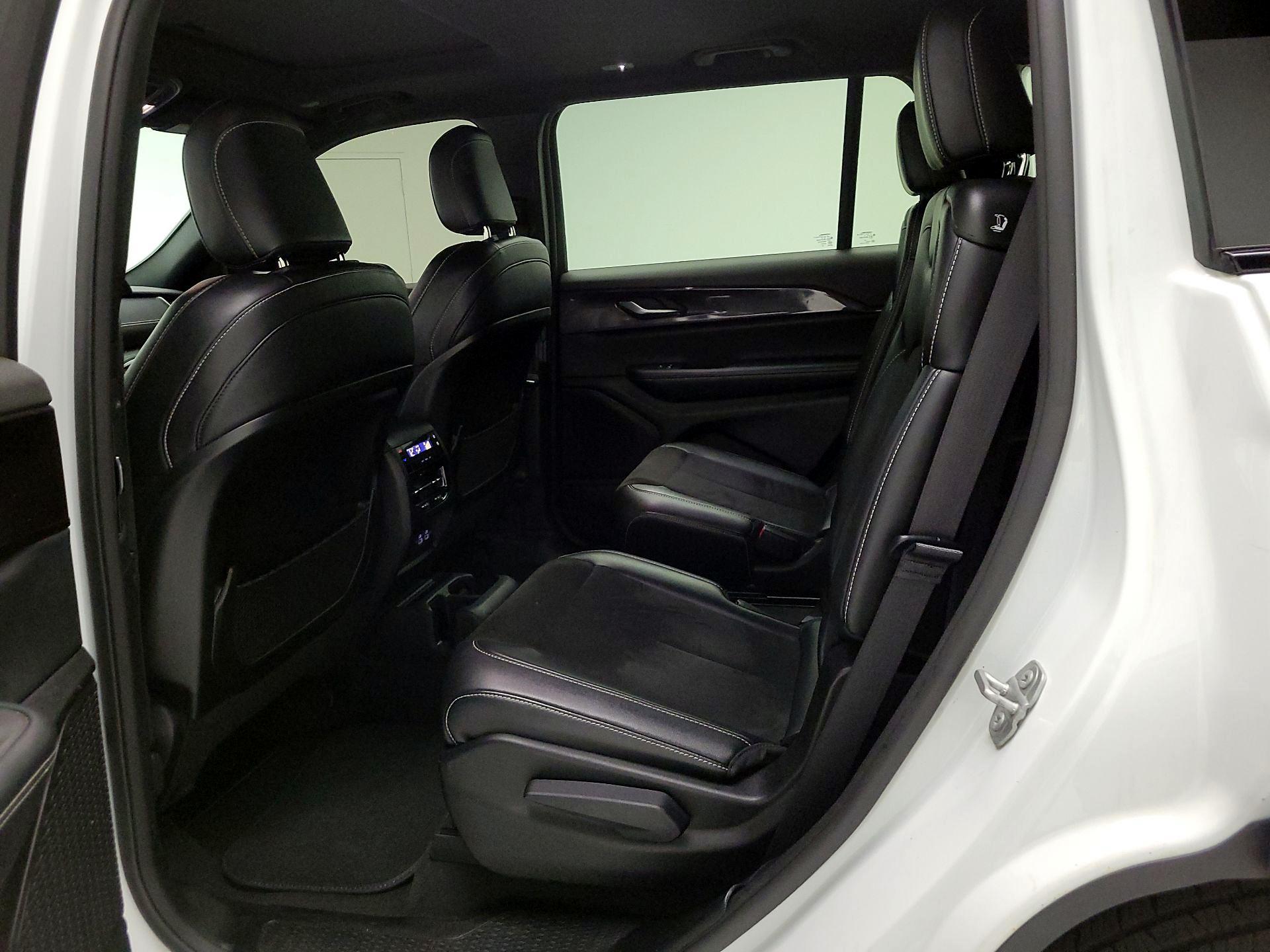 Thumbnail: 2023 Jeep Grand Cherokee L - 19