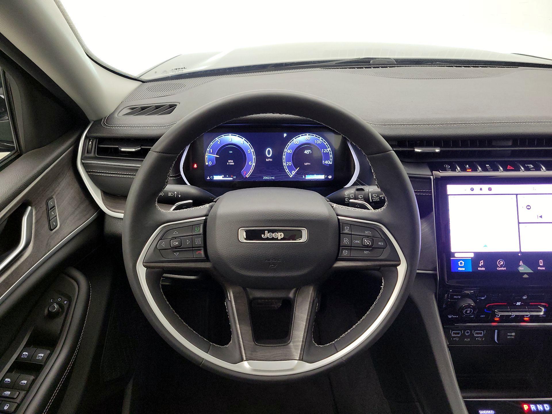 Thumbnail: 2023 Jeep Grand Cherokee - 10