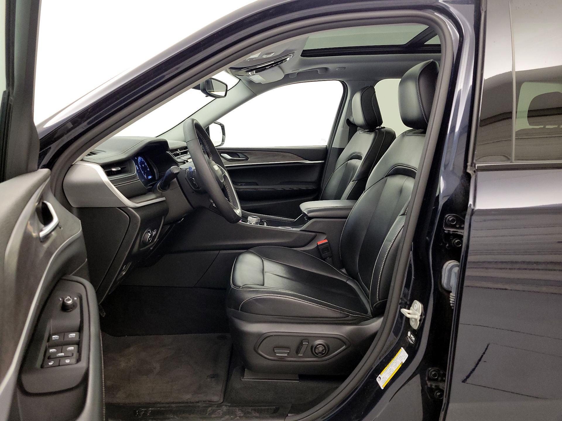 Thumbnail: 2023 Jeep Grand Cherokee - 11