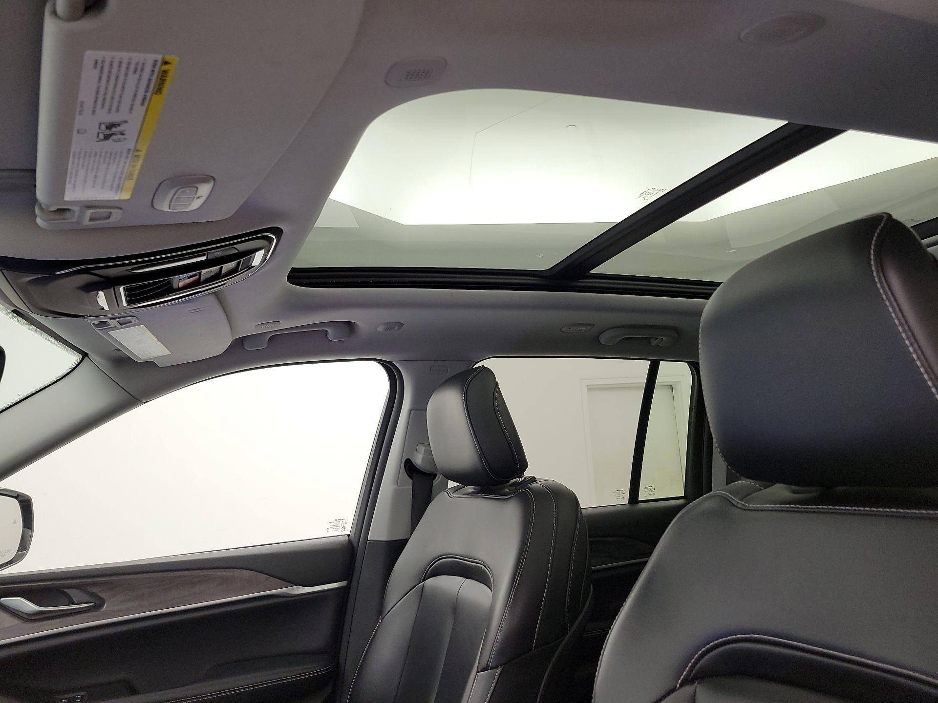 Thumbnail: 2023 Jeep Grand Cherokee - 20